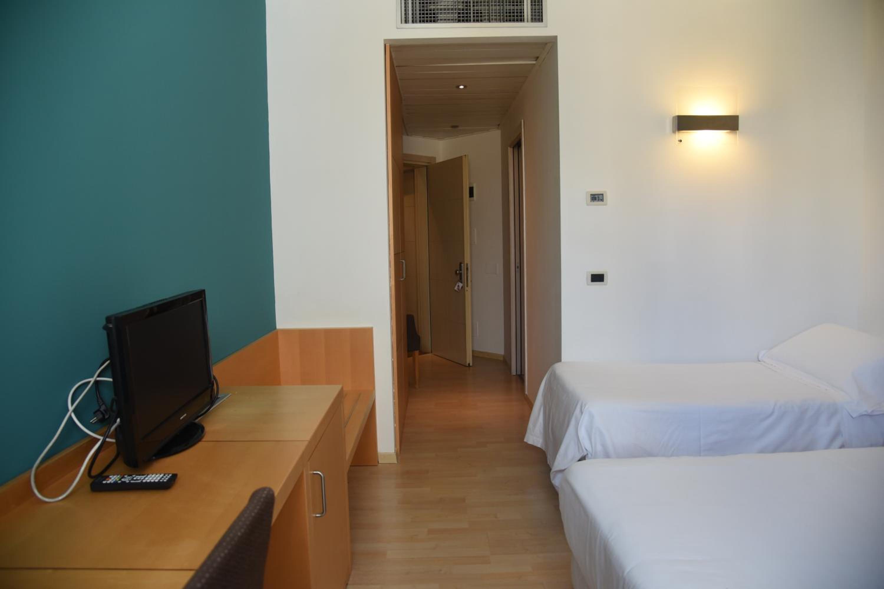 Superior Triple Room - Photo 4