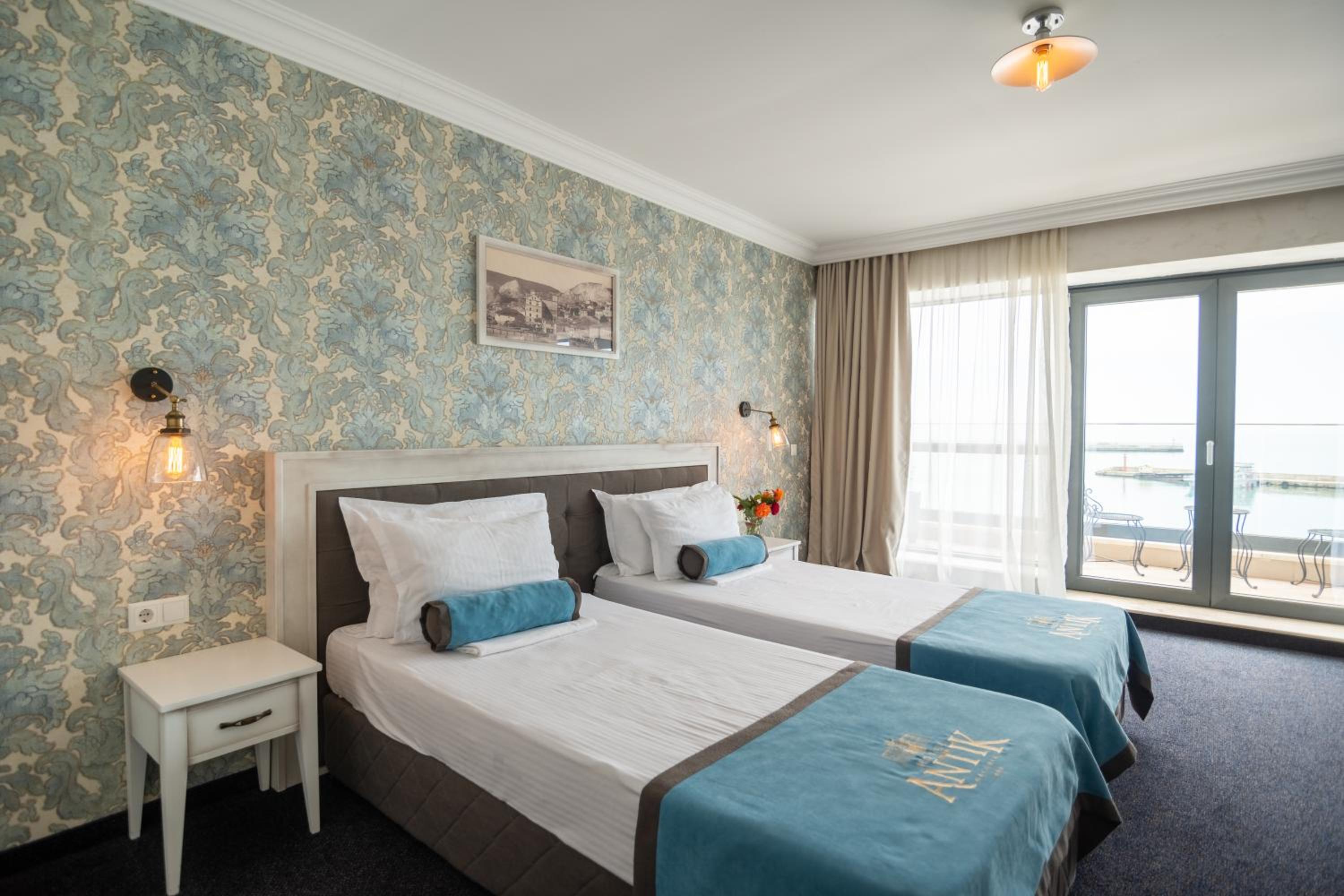 Double Room with Sea View - Photo 8