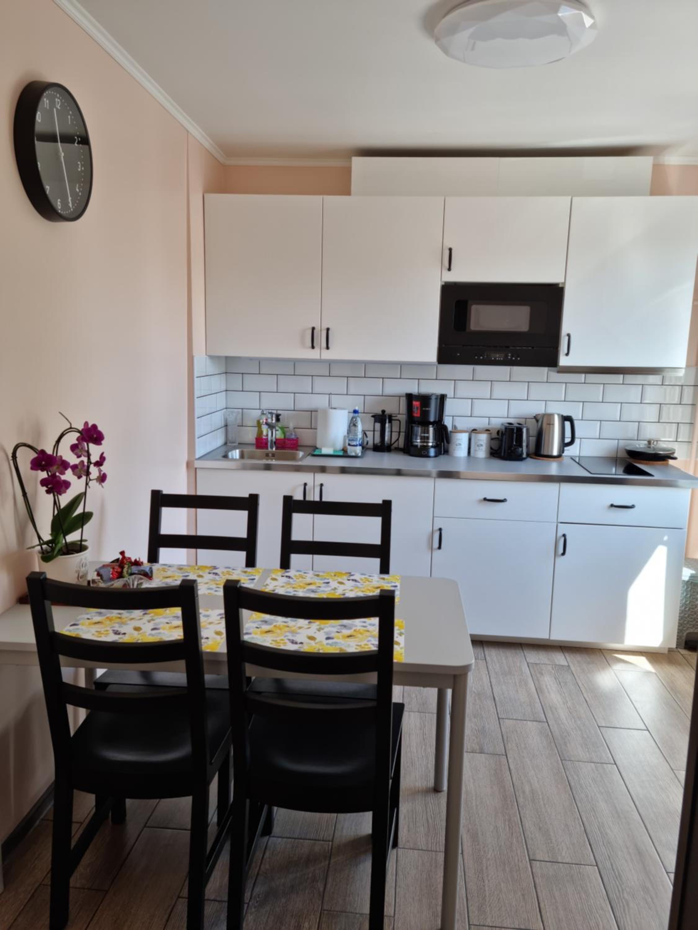 One-Bedroom Apartment - Photo 15