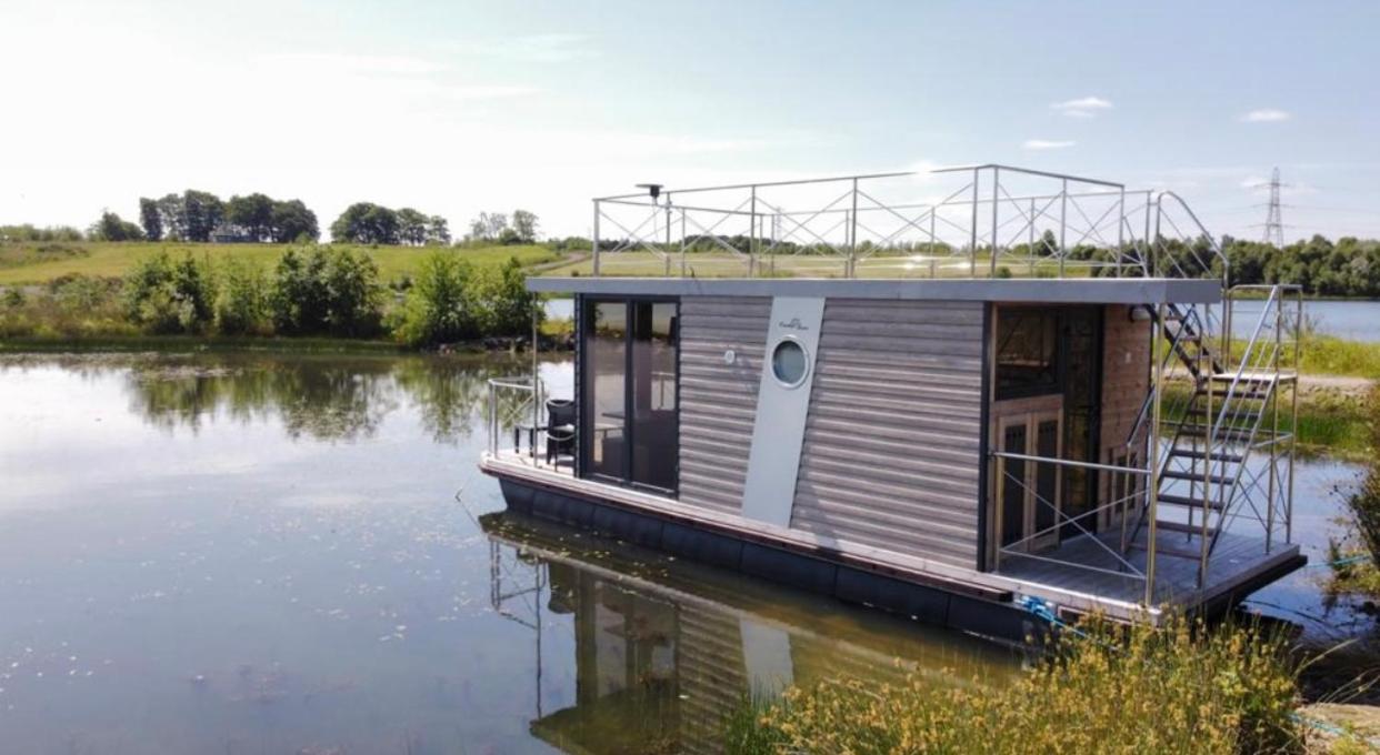 Eco-Hausboot on the Lake (Not pet Friendly) photo 2