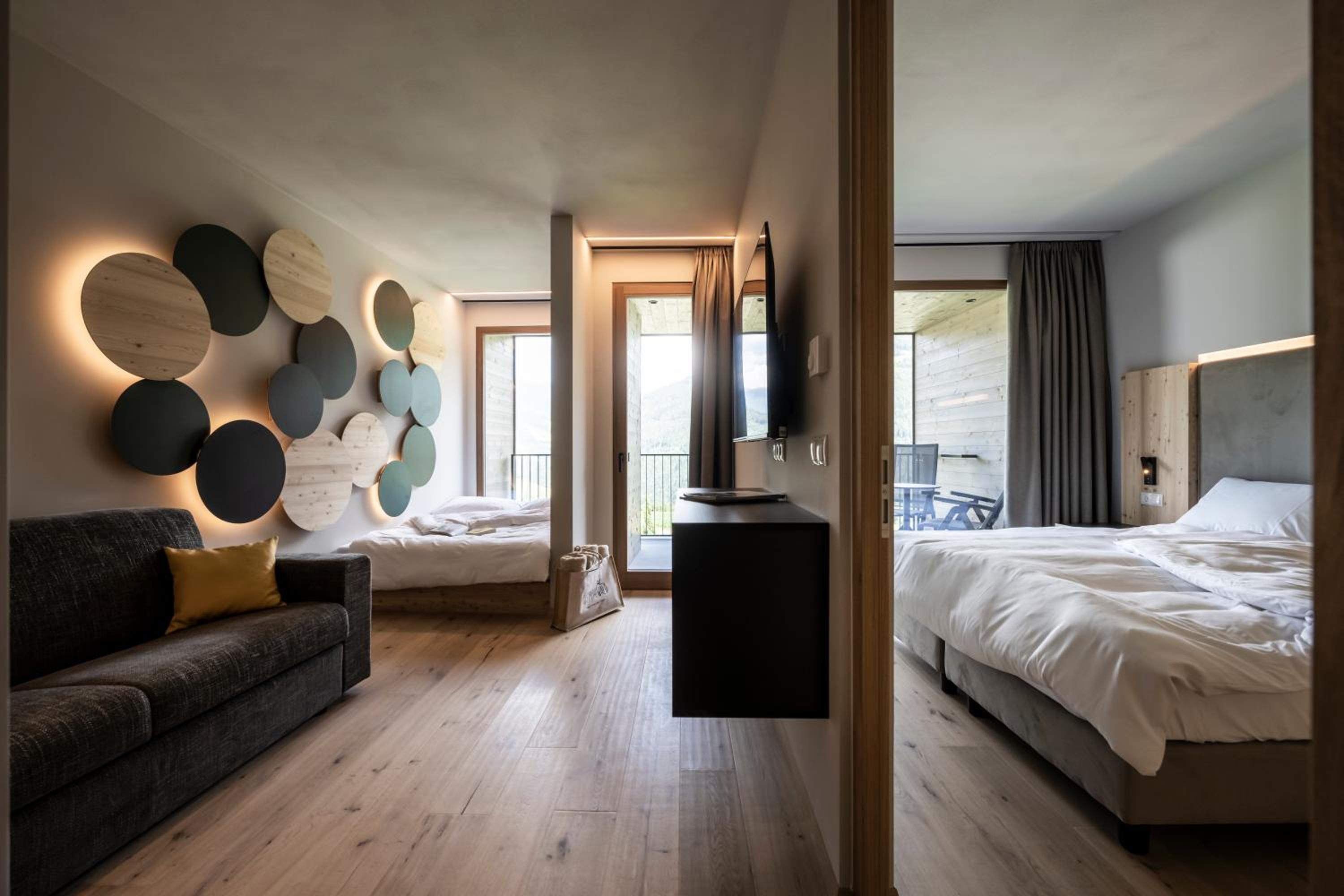 Junior Suite with Balcony - Photo 1