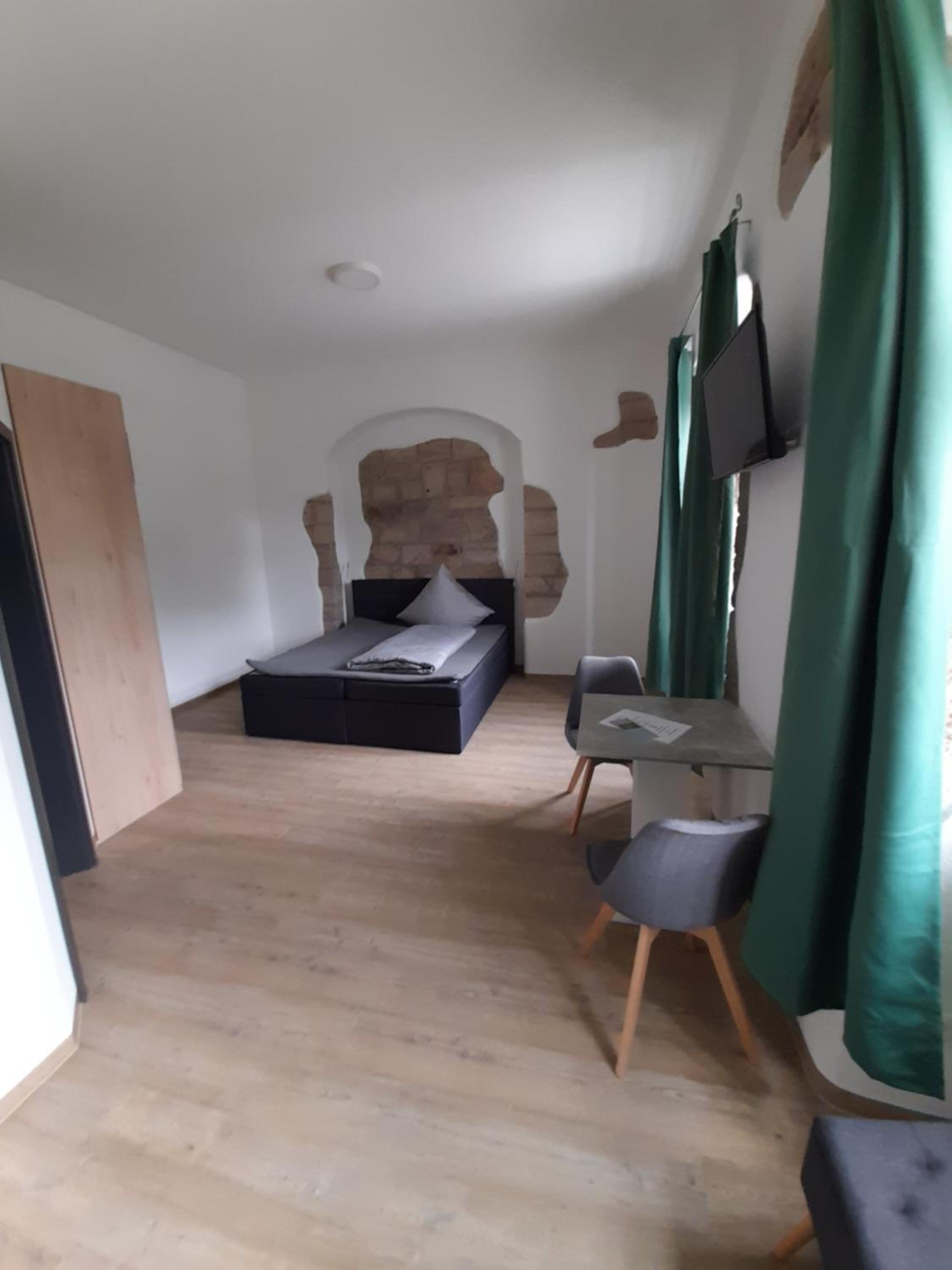Quadruple Room with Private Bathroom photo 2