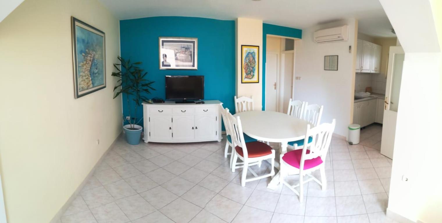 Apartment photo 2