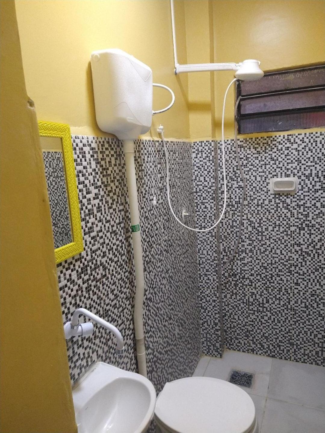 Deluxe Room (2 Adults + 1 Child) - Photo 4