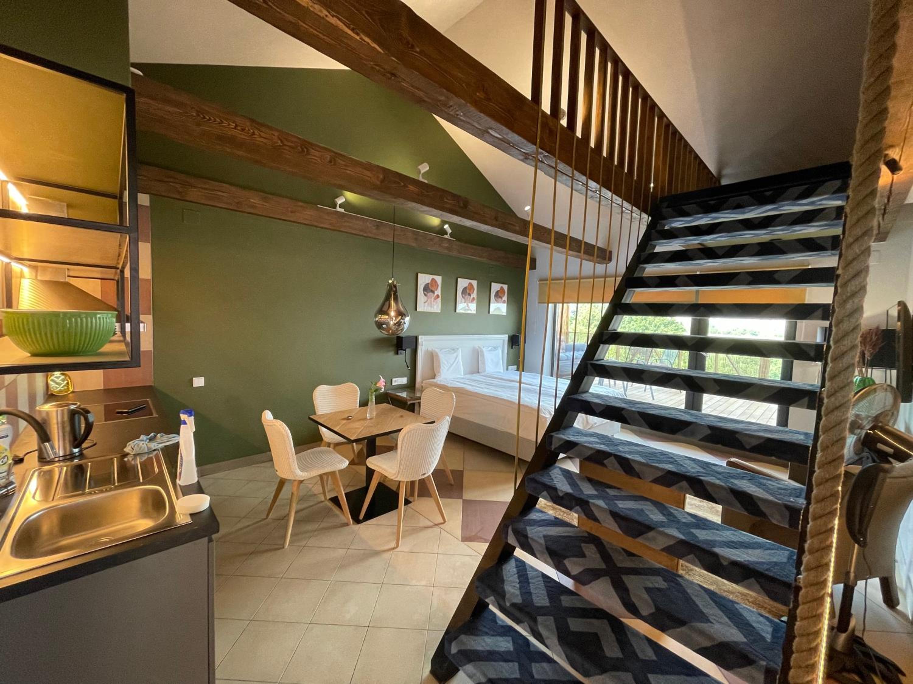Duplex Quadruple Room - Photo 6