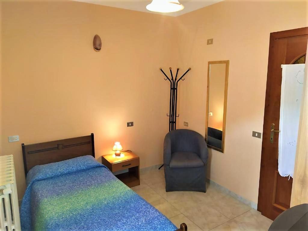 Single Room with Private Bathroom photo 2