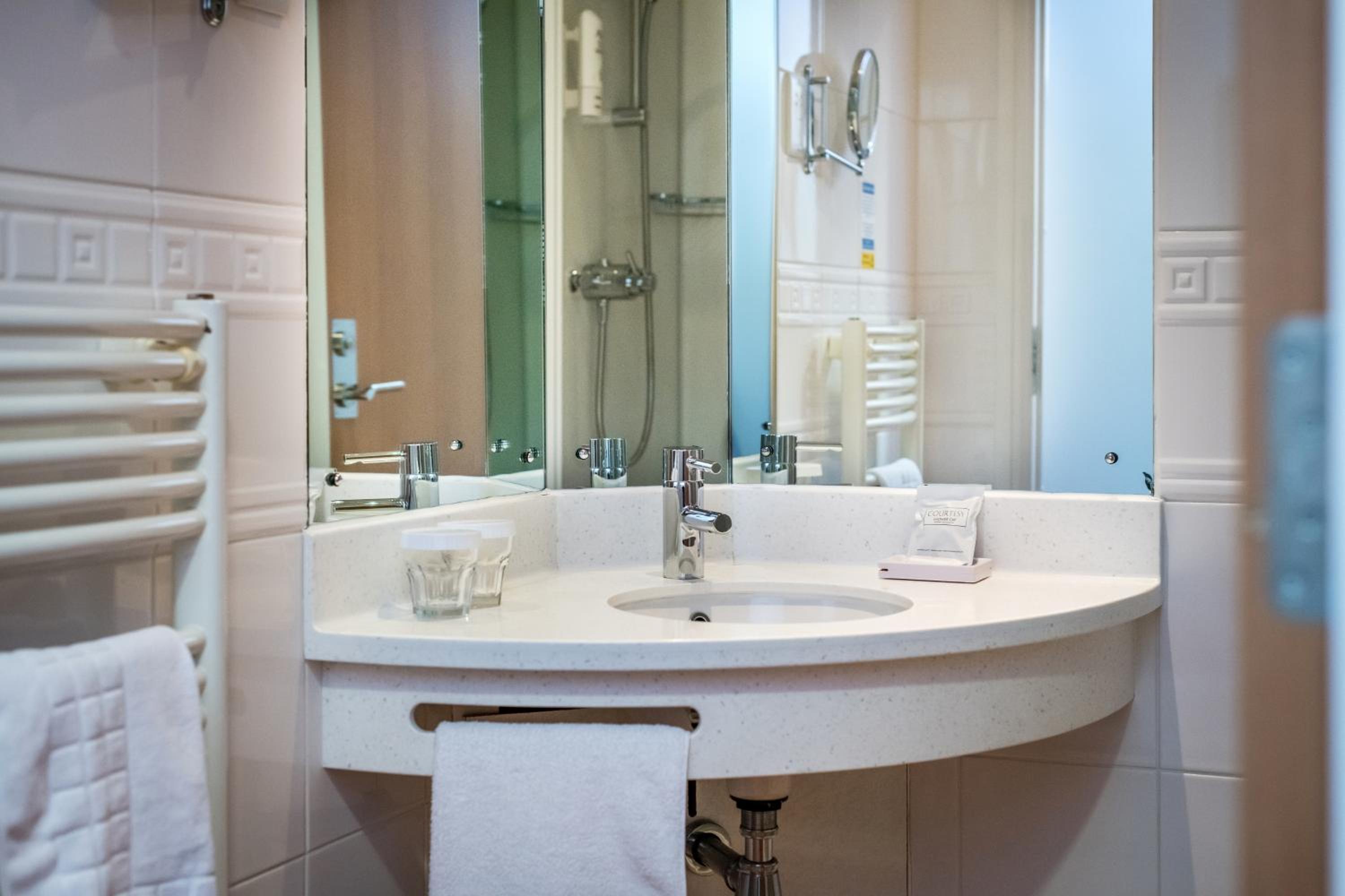 Superior Double Room - Photo 12