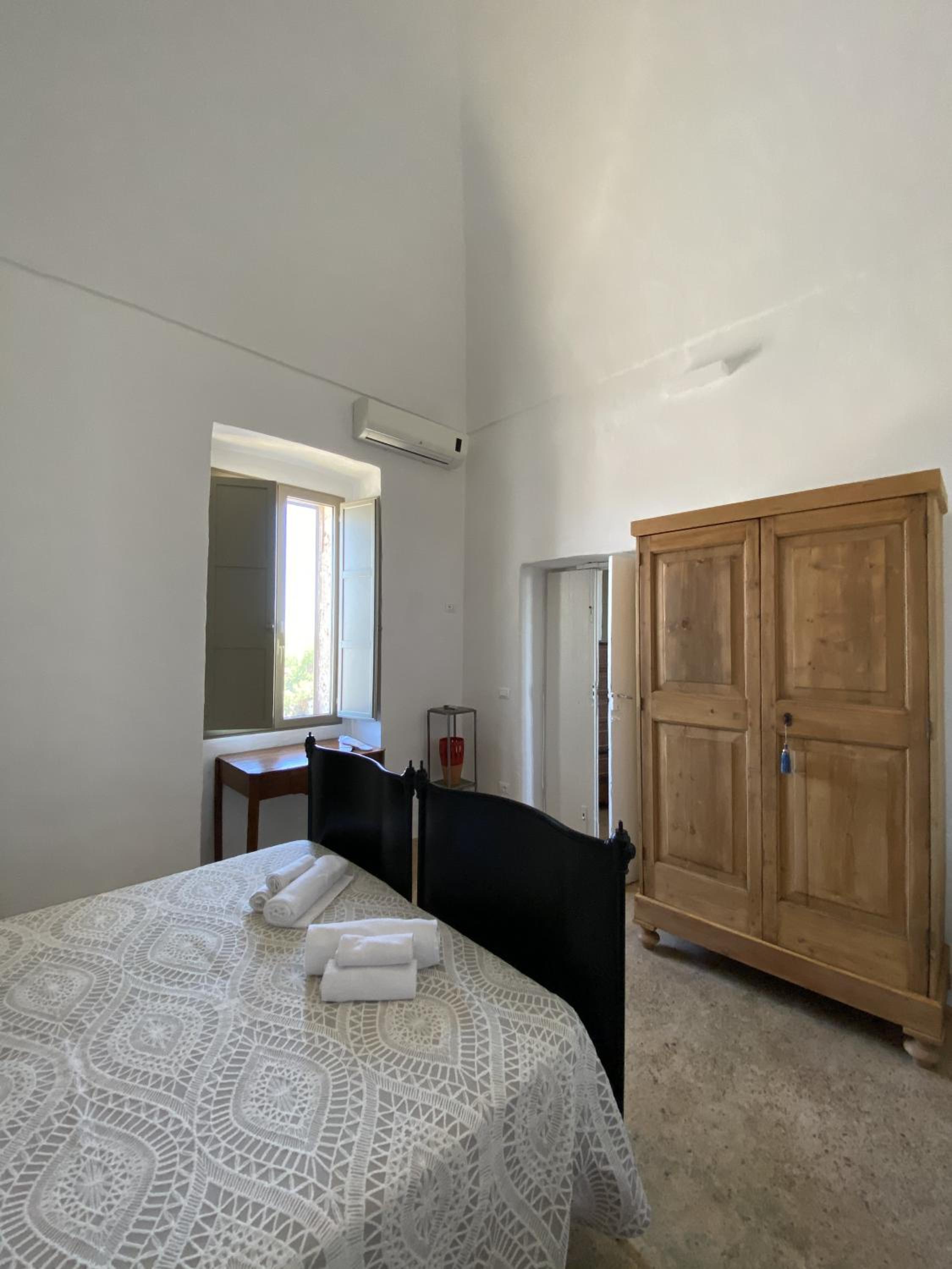 Double Room - Photo 2