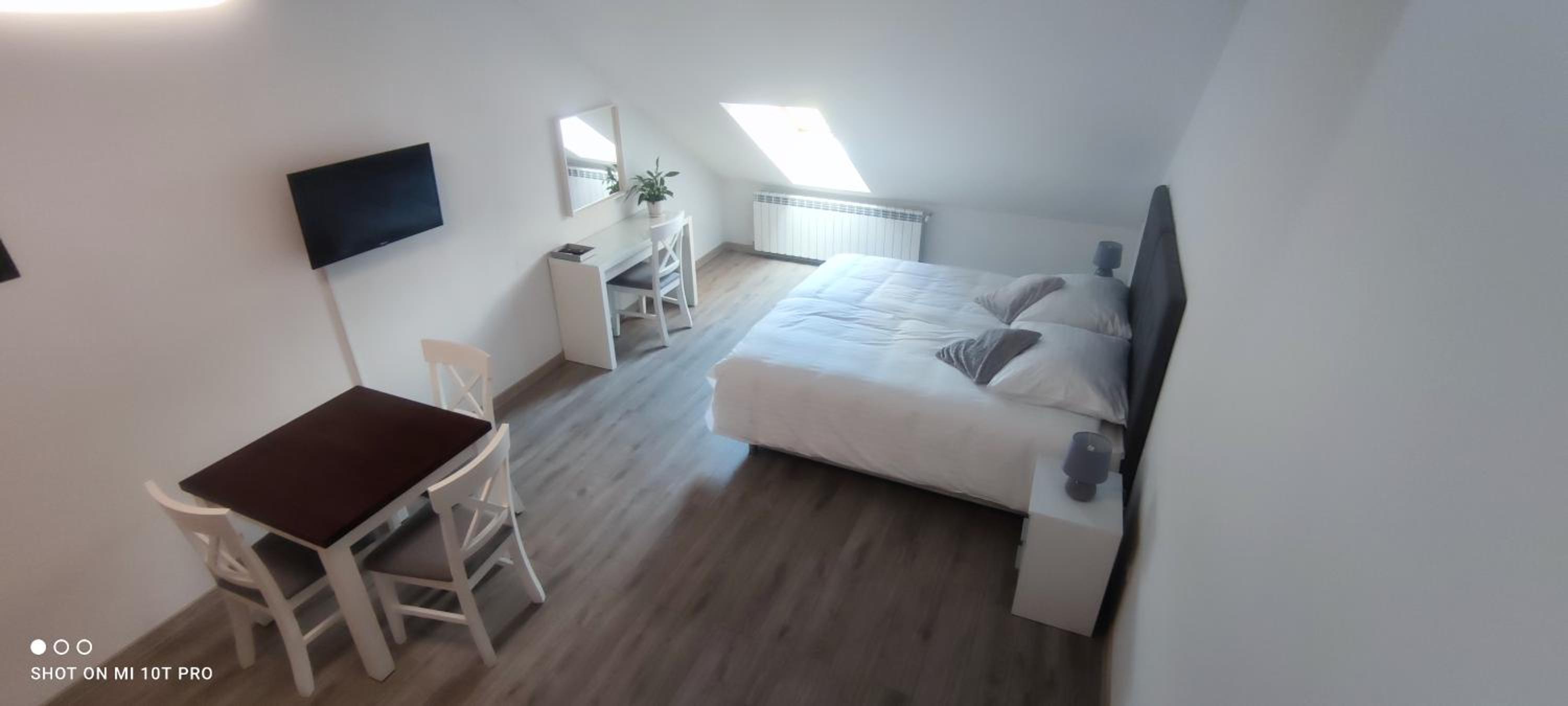 Duplex Quadruple Room - Photo 2