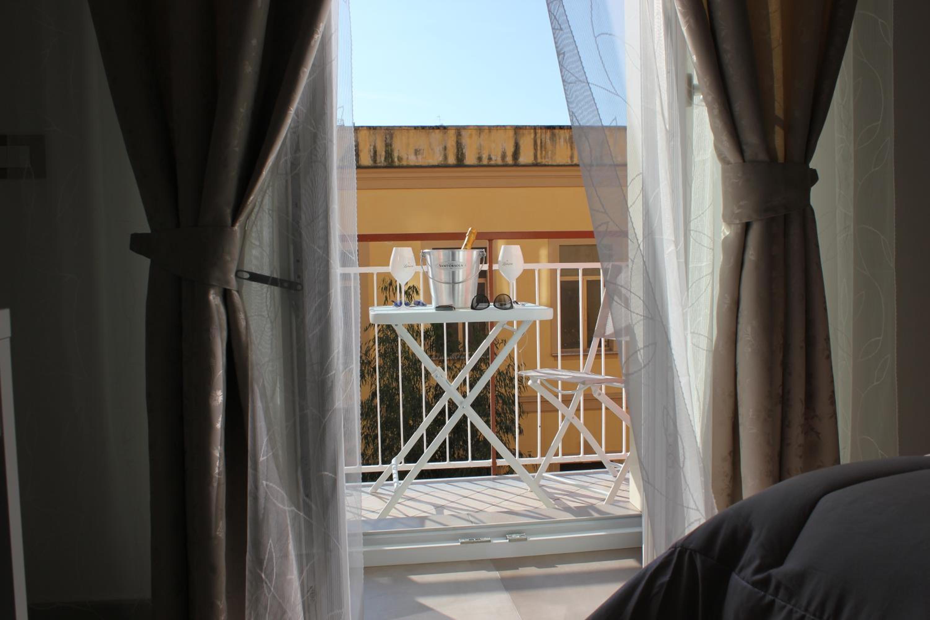 Double Room with Balcony - Photo 42