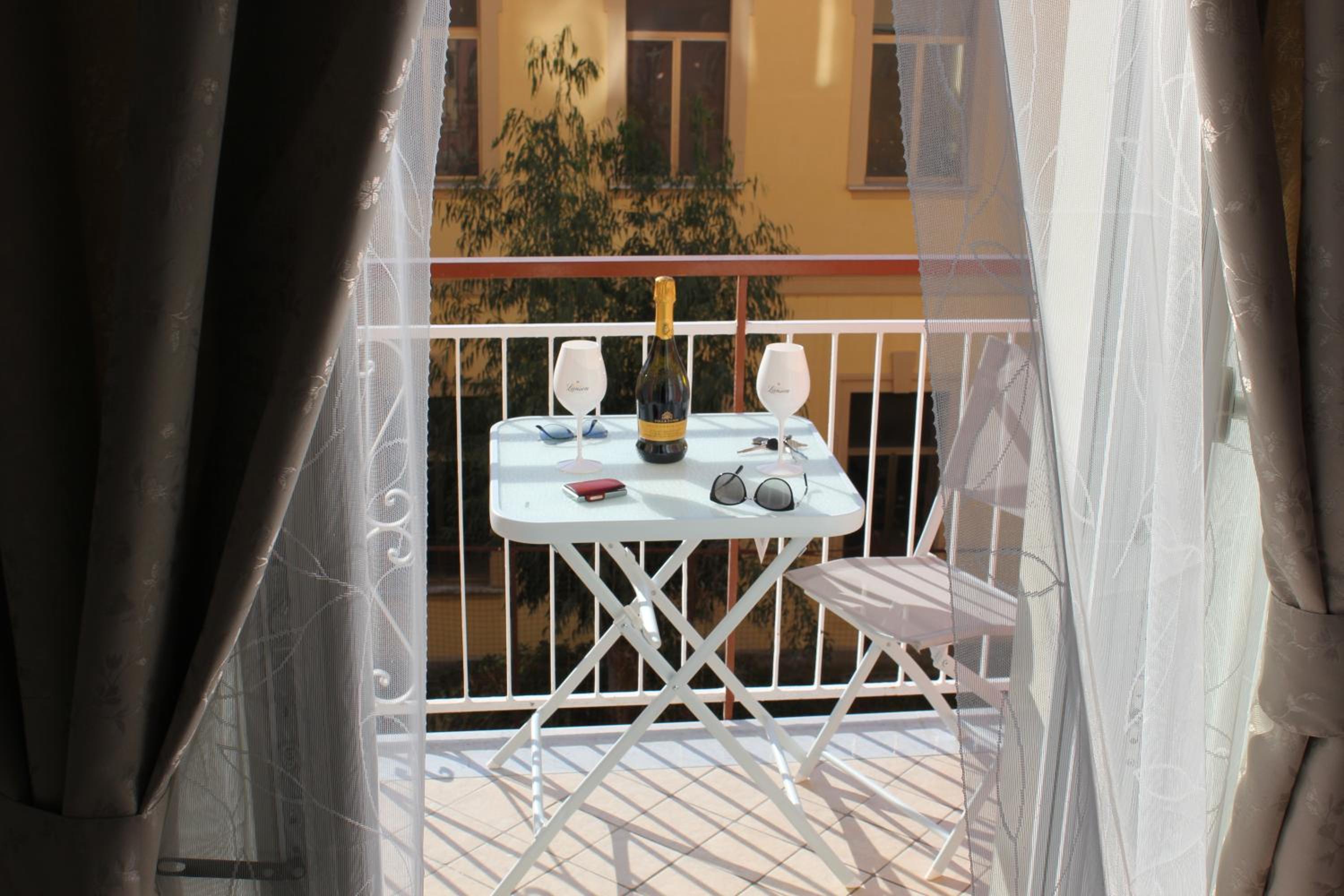 Double Room with Balcony - Photo 47