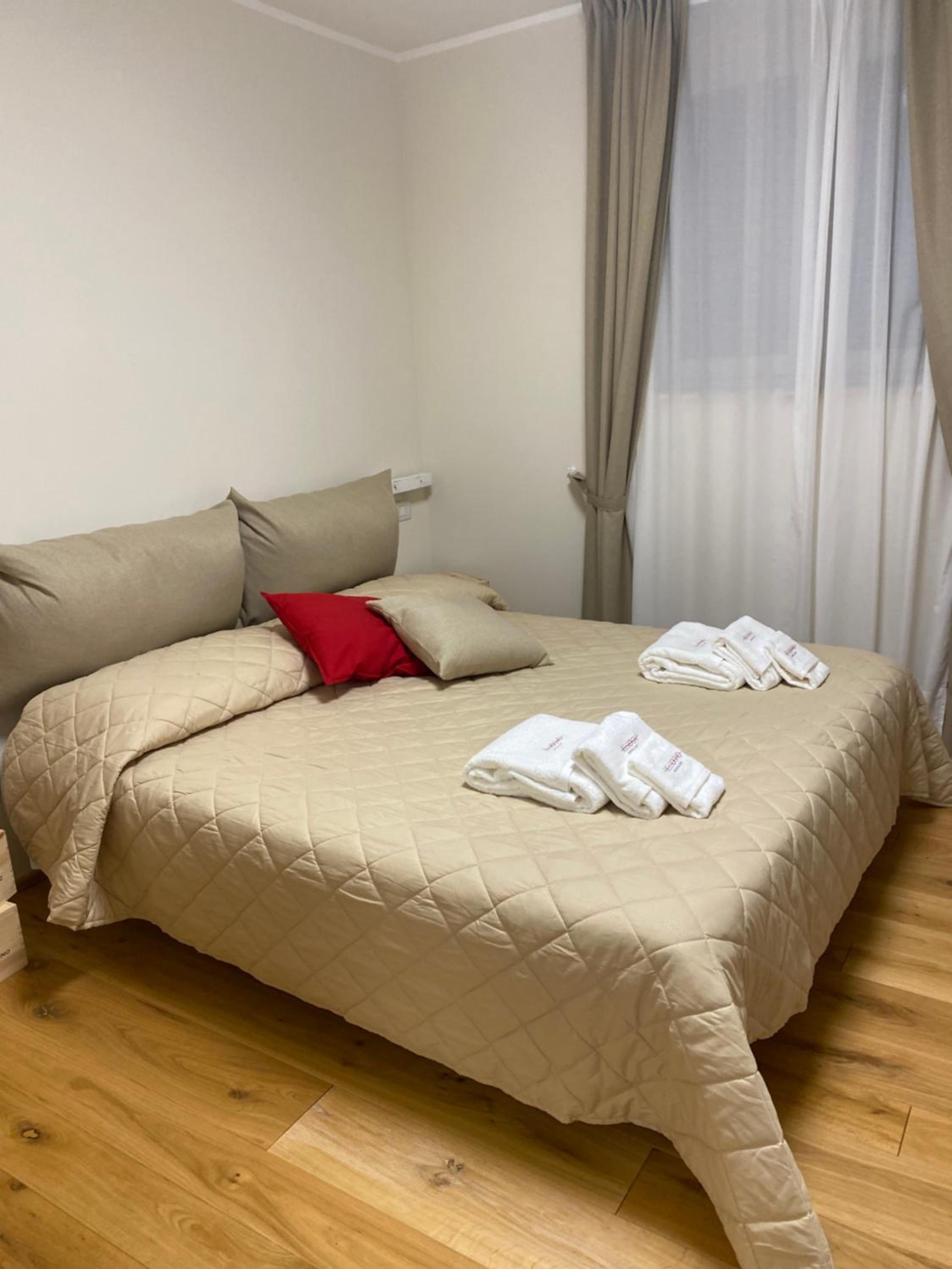 Double or Twin Room - Photo 6