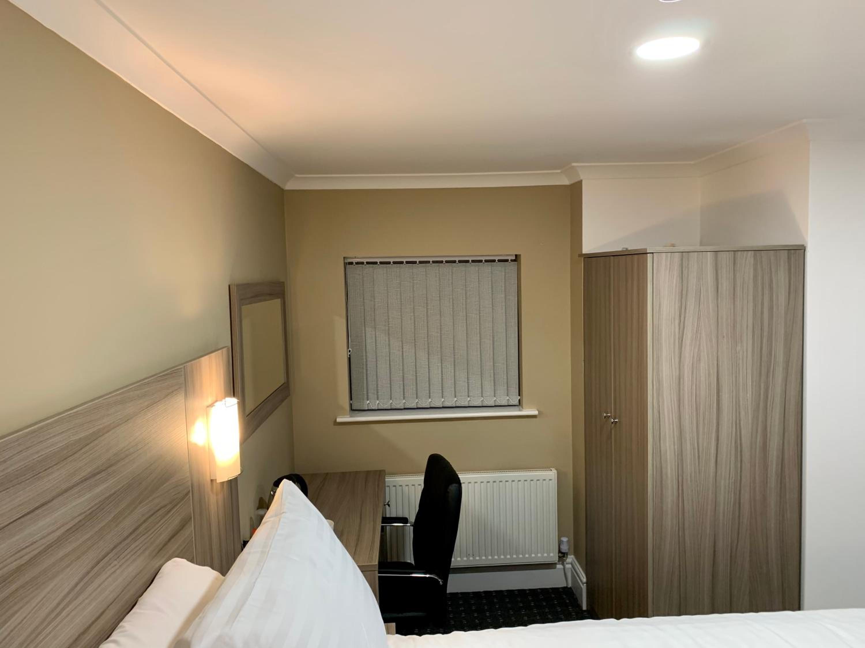 Deluxe King Room - Photo 5