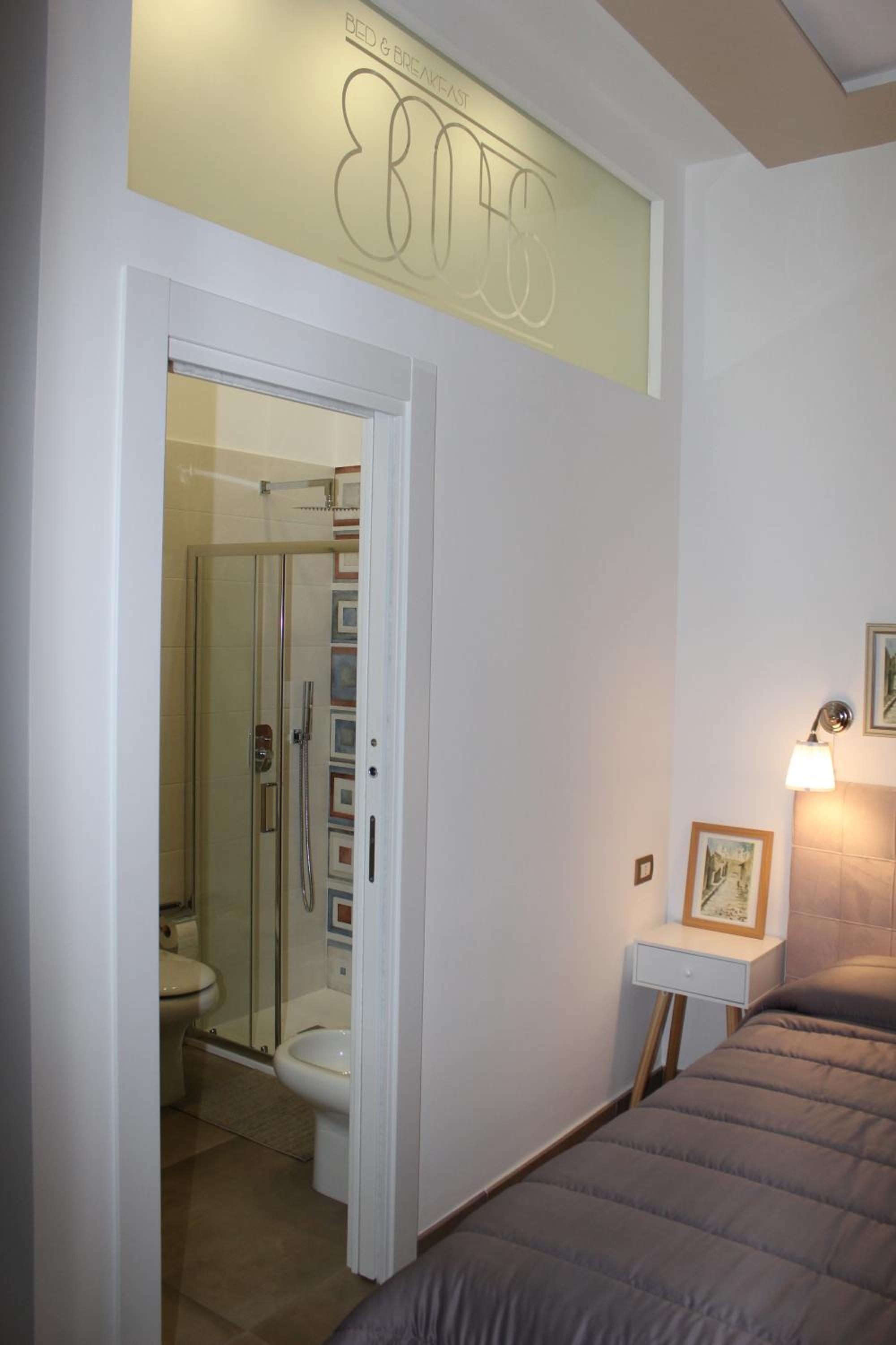 Deluxe Double Room with Balcony - Photo 12