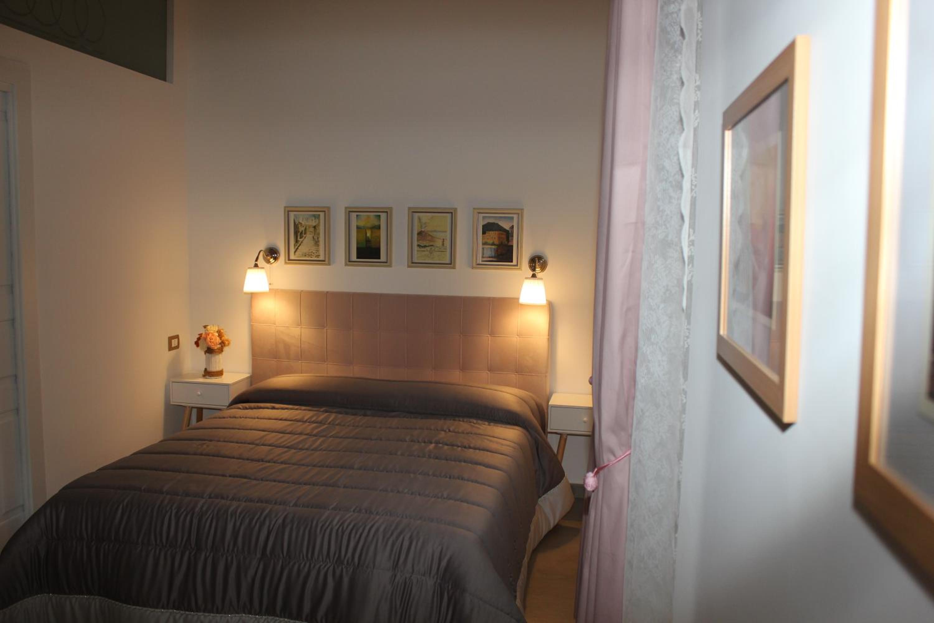 Deluxe Double Room with Balcony - Photo 22
