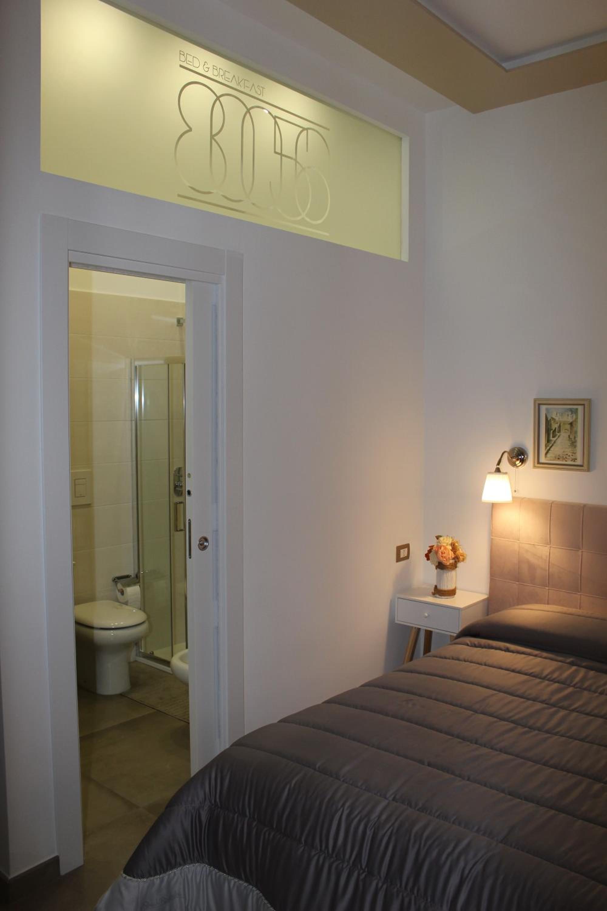 Deluxe Double Room with Balcony - Photo 16