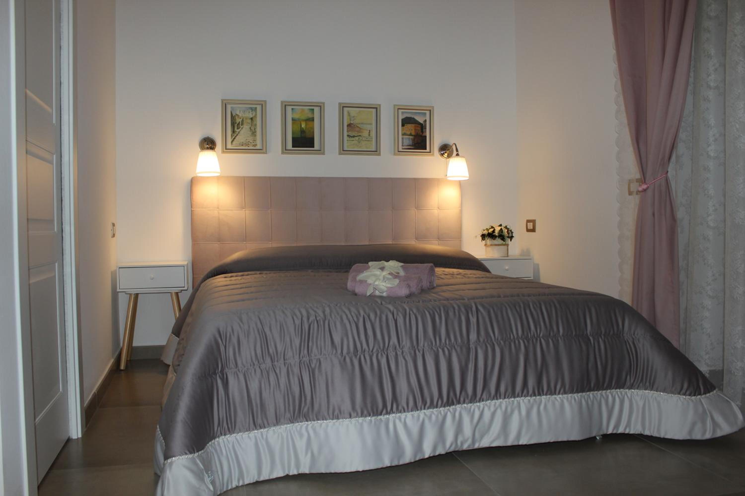 Deluxe Double Room with Balcony - Photo 34