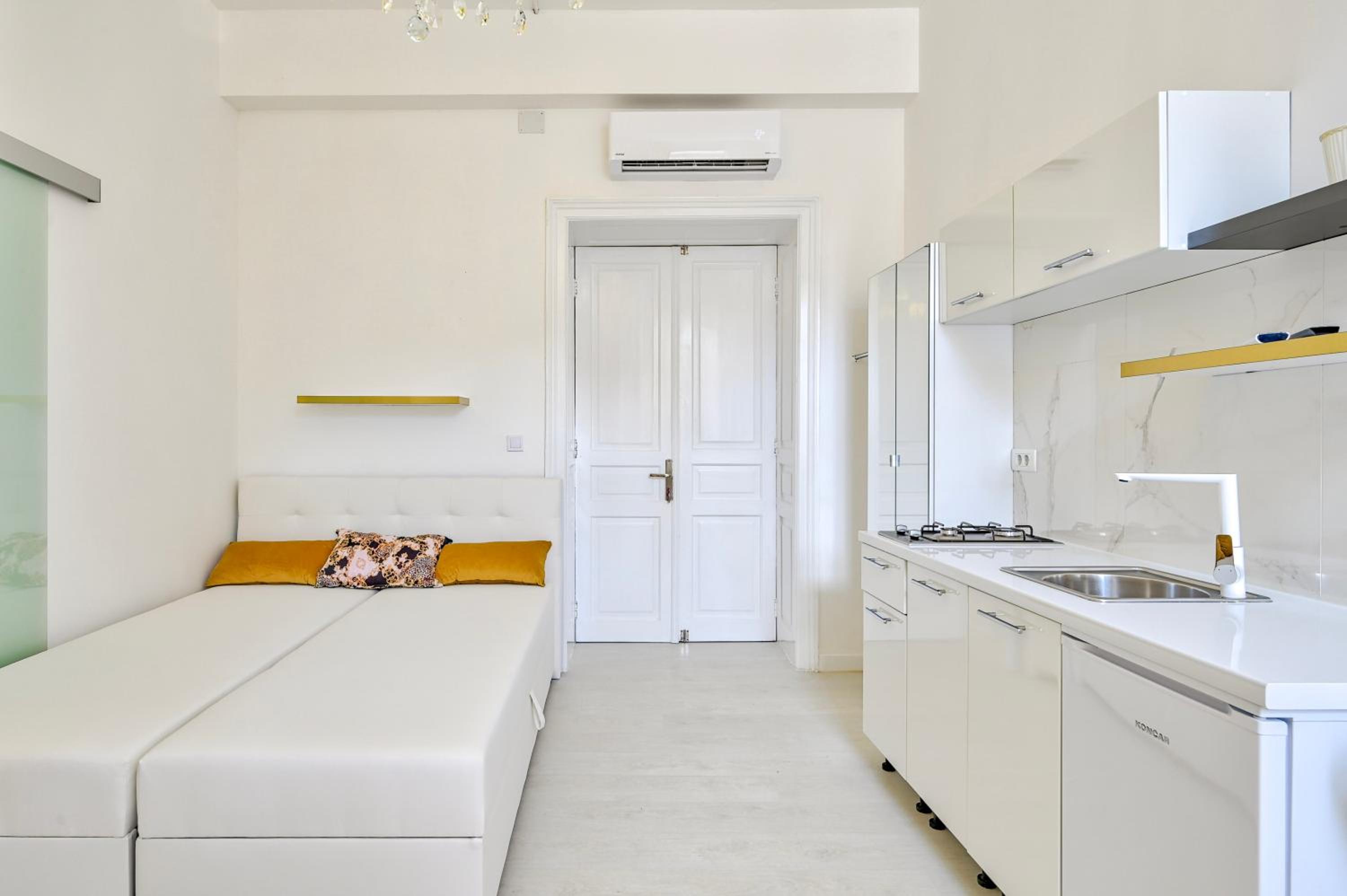 King Studio with Sofa Bed - Photo 49