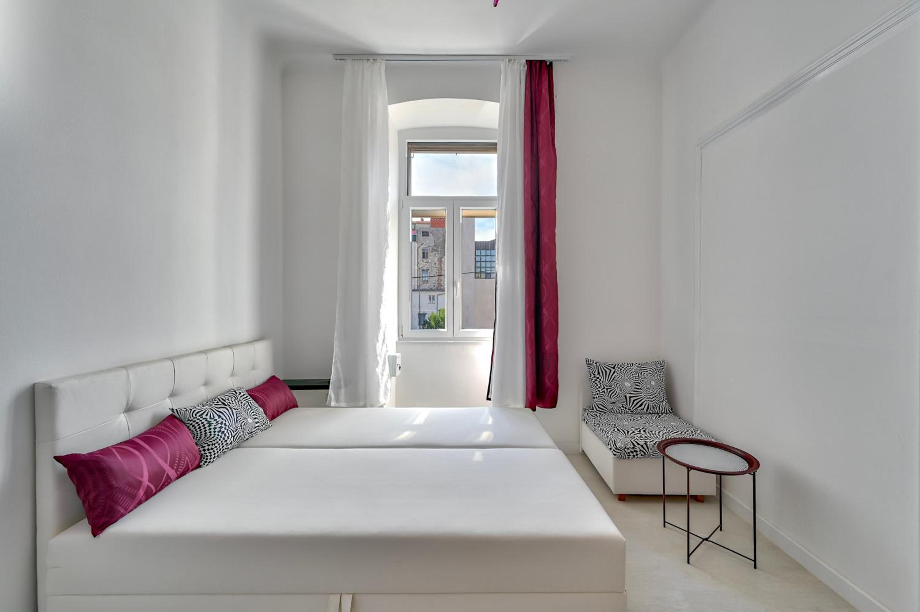 King Studio with Sofa Bed - Photo 48