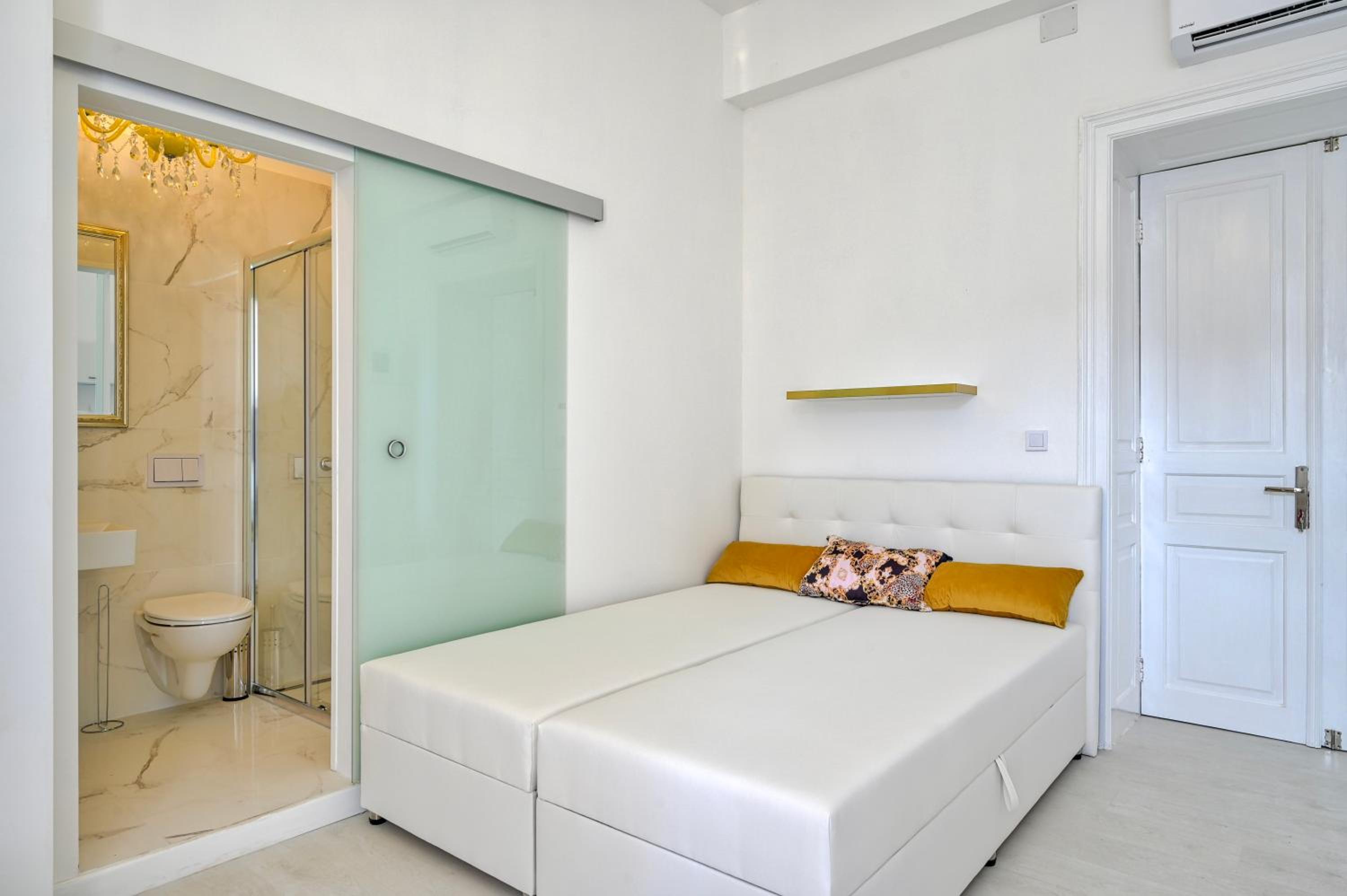 King Studio with Sofa Bed - Photo 44