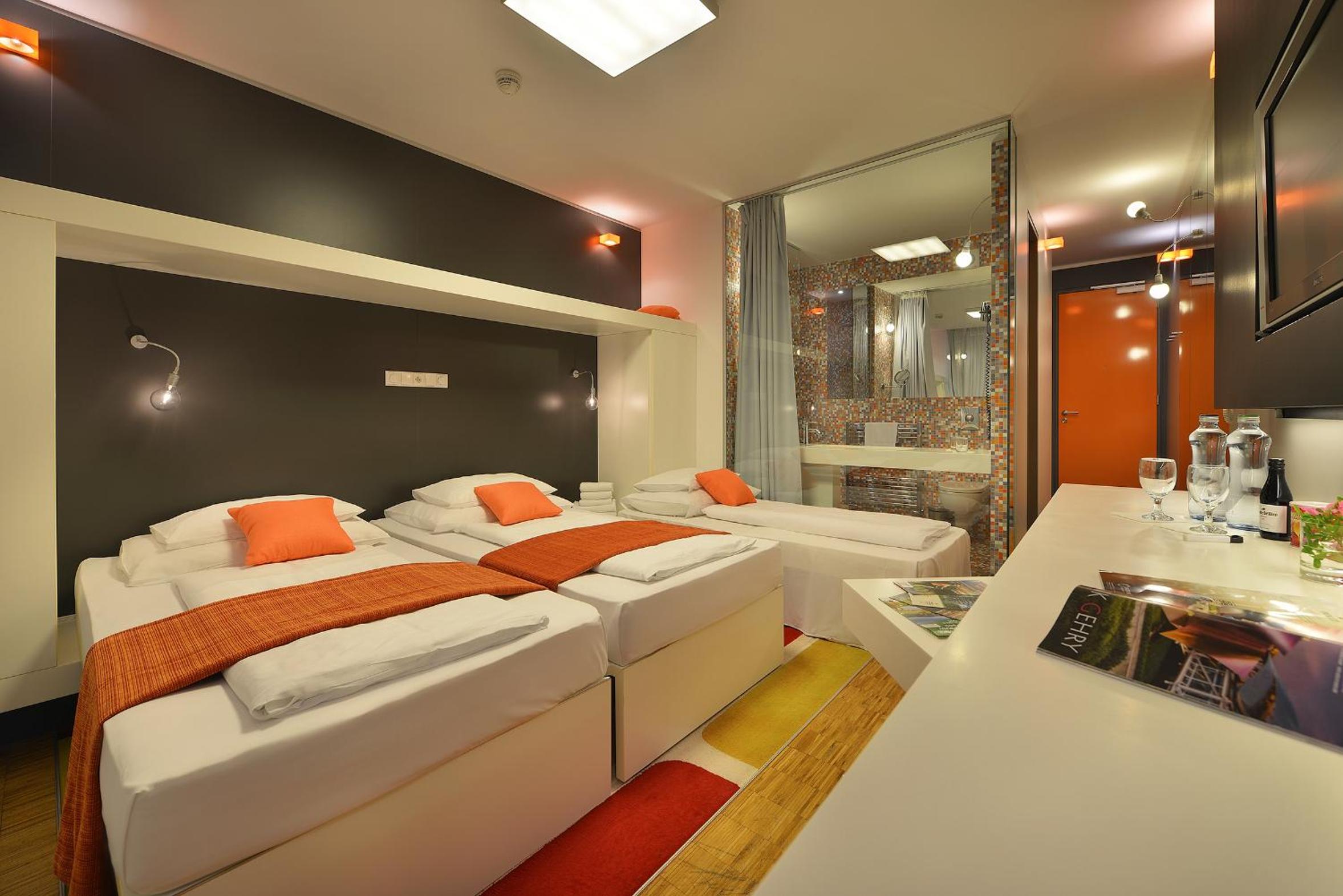 Double Room with Extra Bed and Balcony photo 1