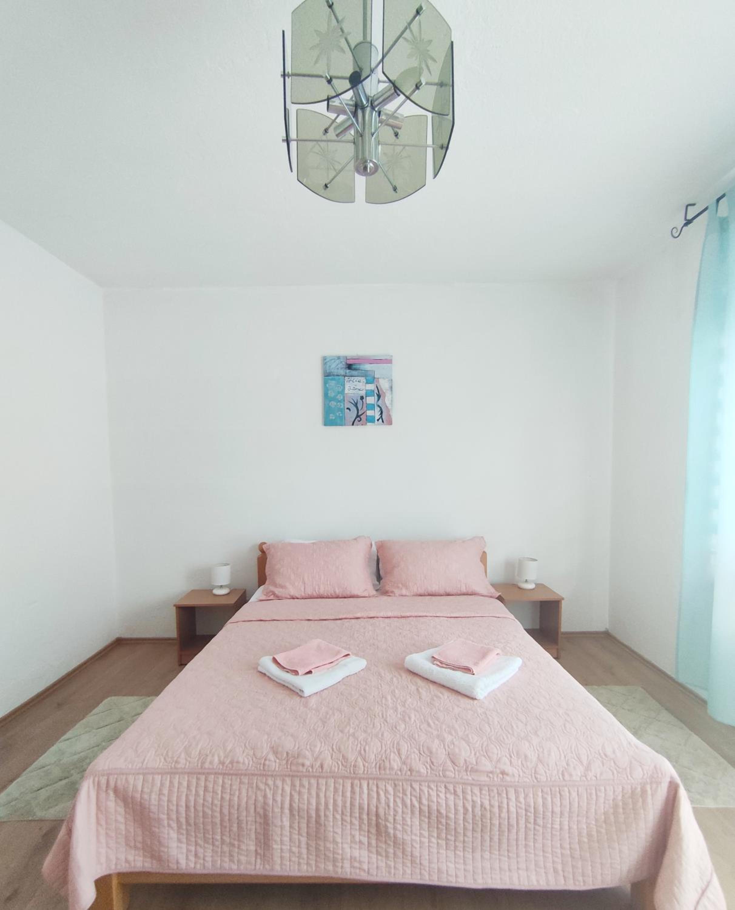 Apartment with Balcony - Photo 23