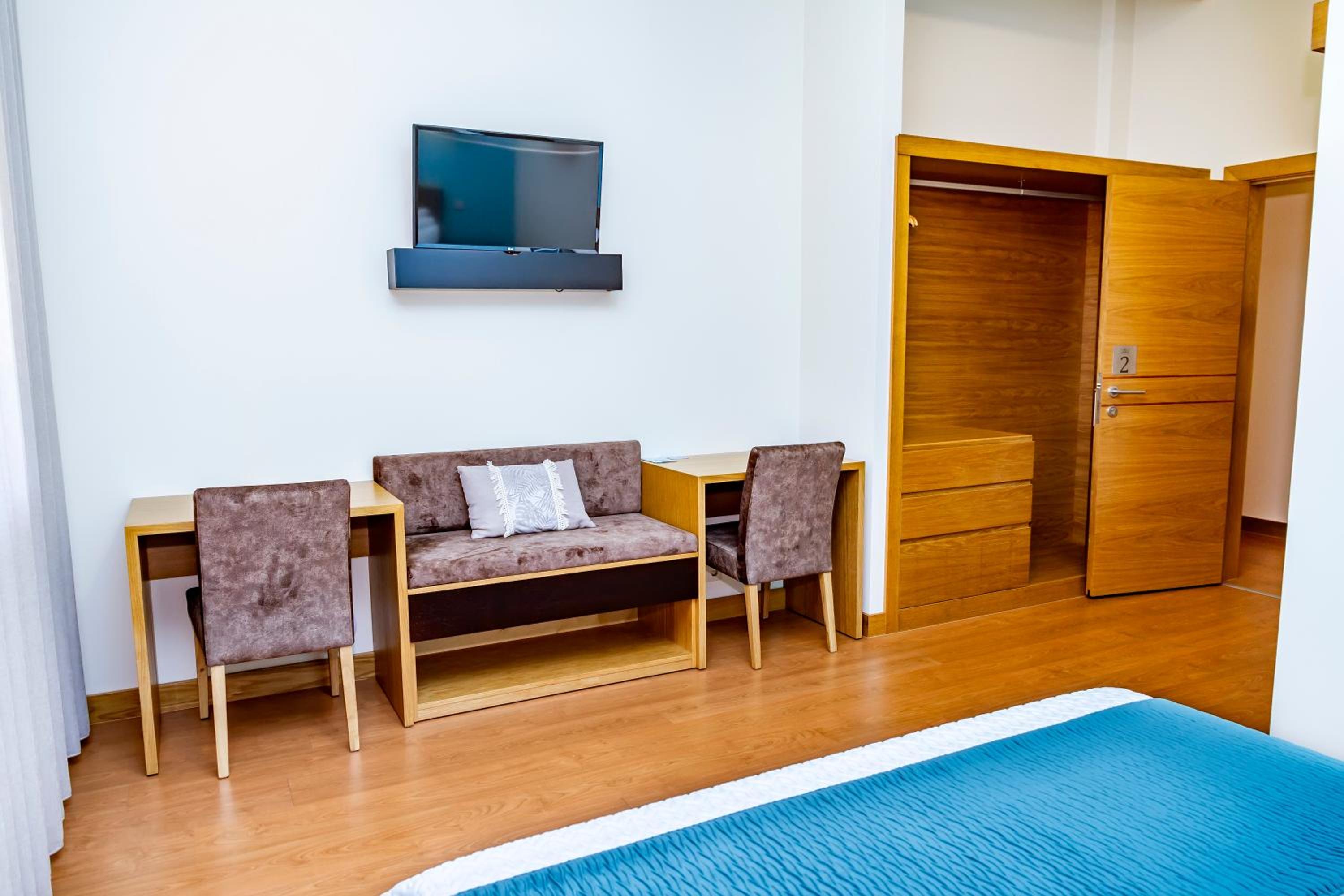 Double Room - Photo 17