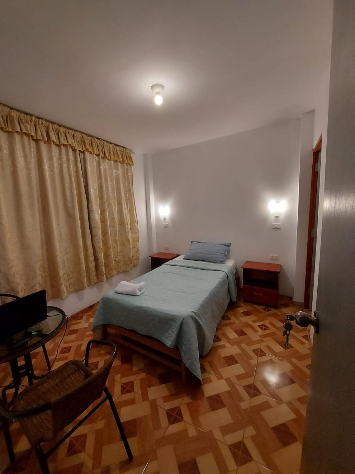 Single Room with Private Bathroom photo 2