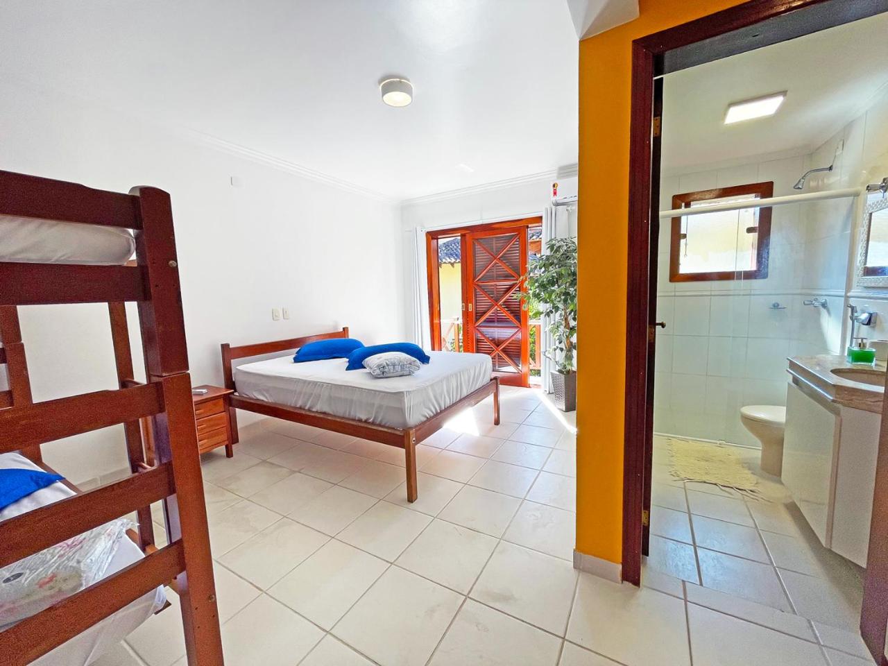 Three-Bedroom House photo 3