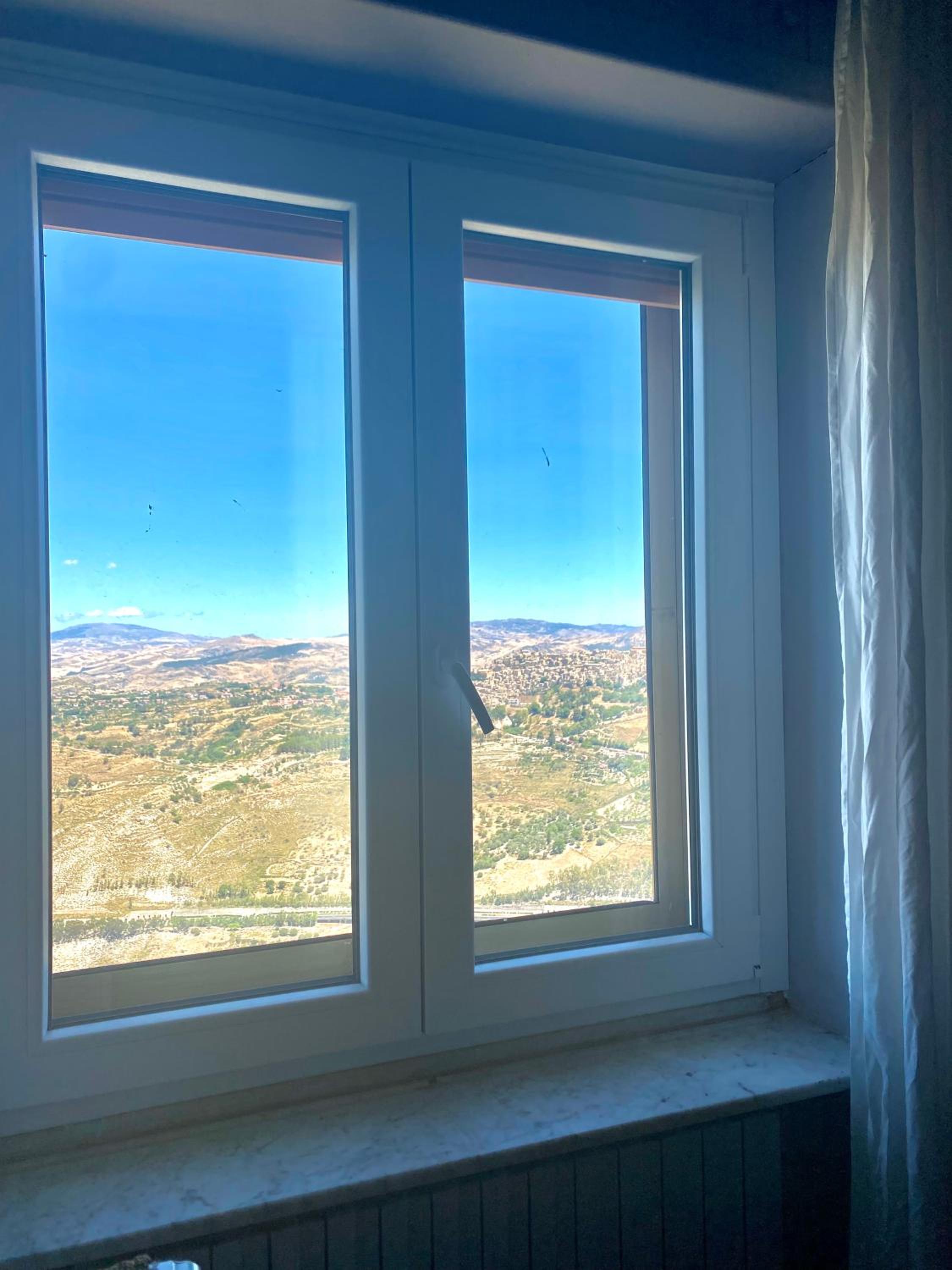 Double Room with Mountain View - Photo 5