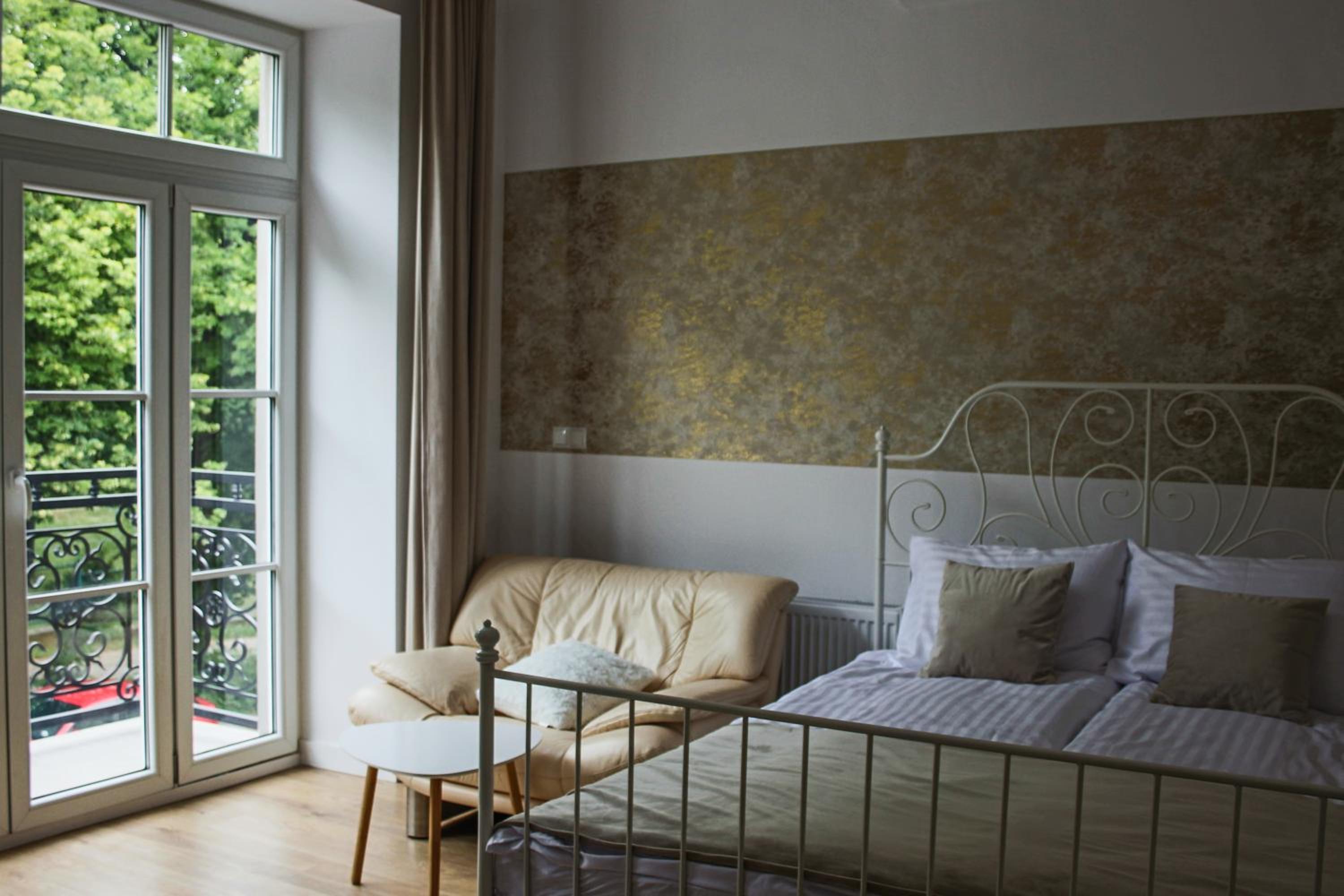 Studio Apartment - Photo 3