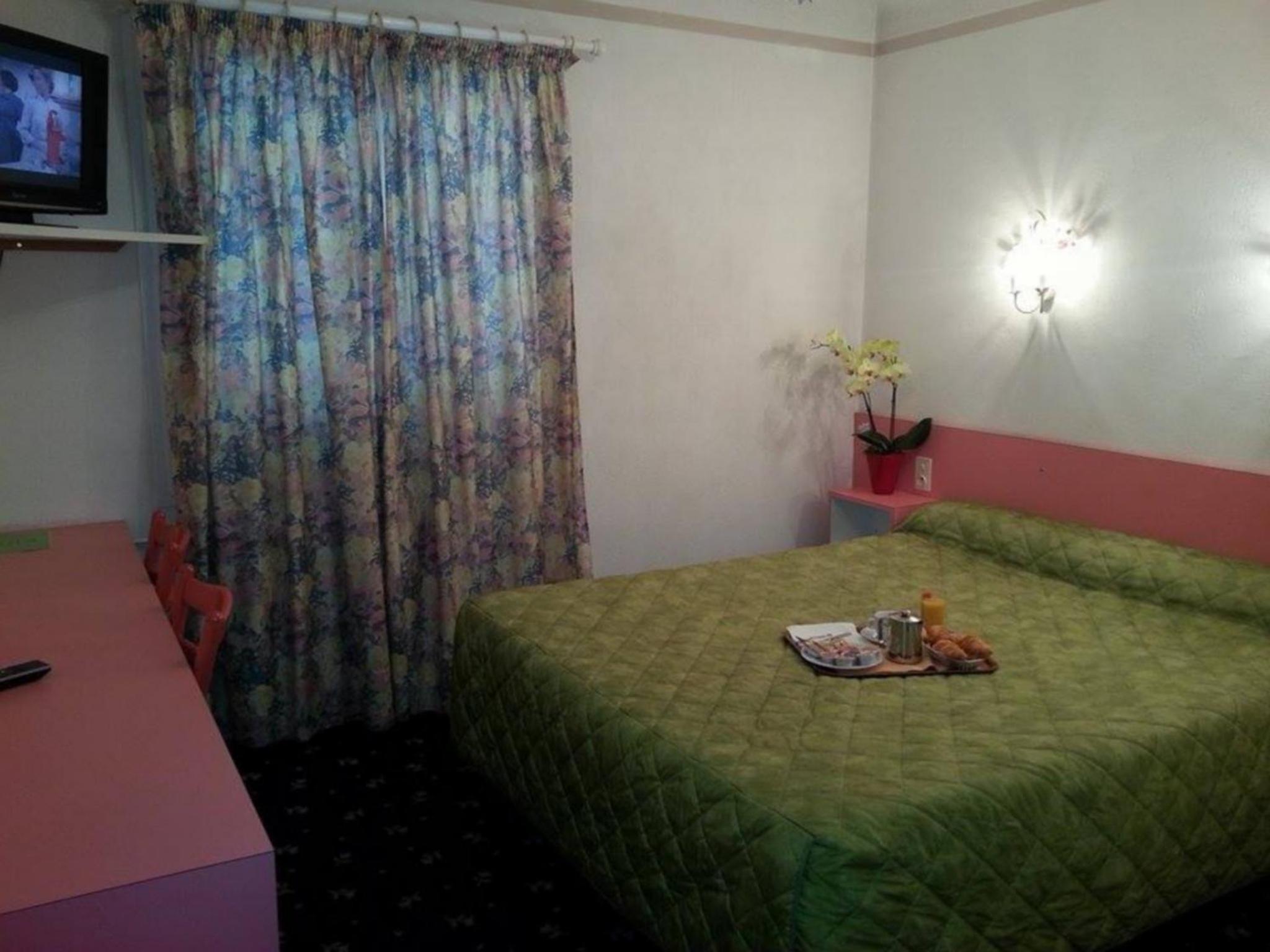 Double Room - Photo 5