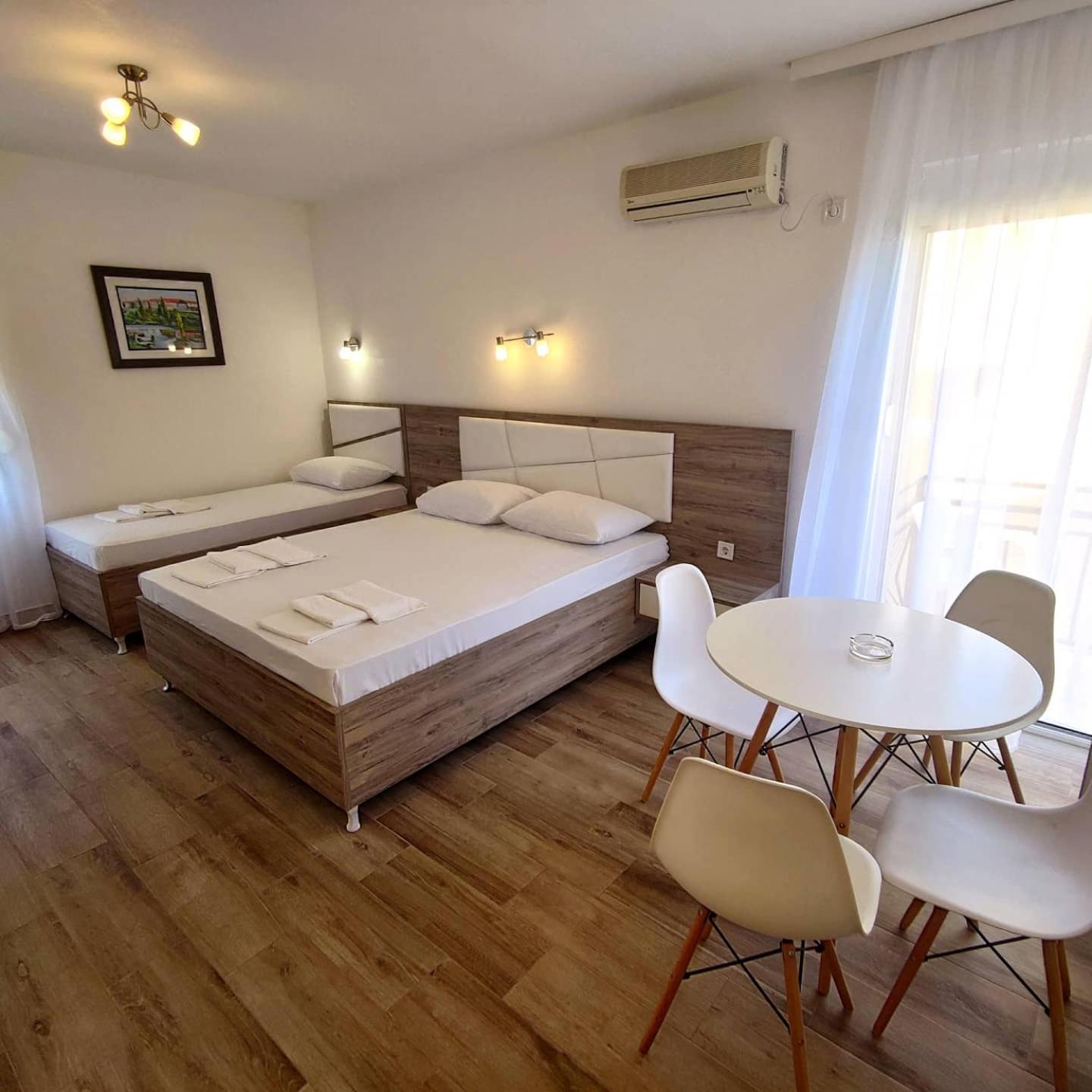 Studio Apartment photo 1