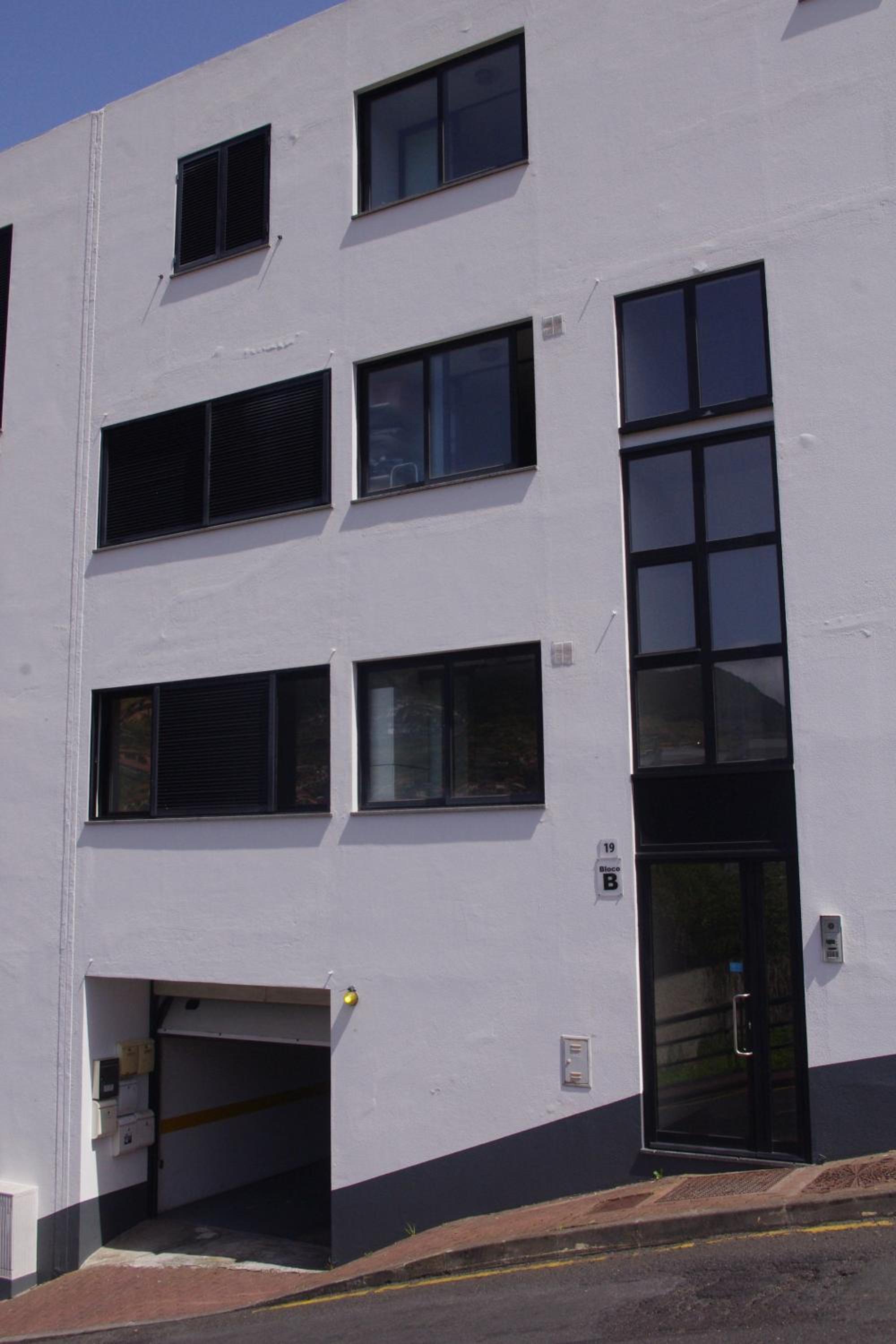Two-Bedroom Apartment - Photo 19