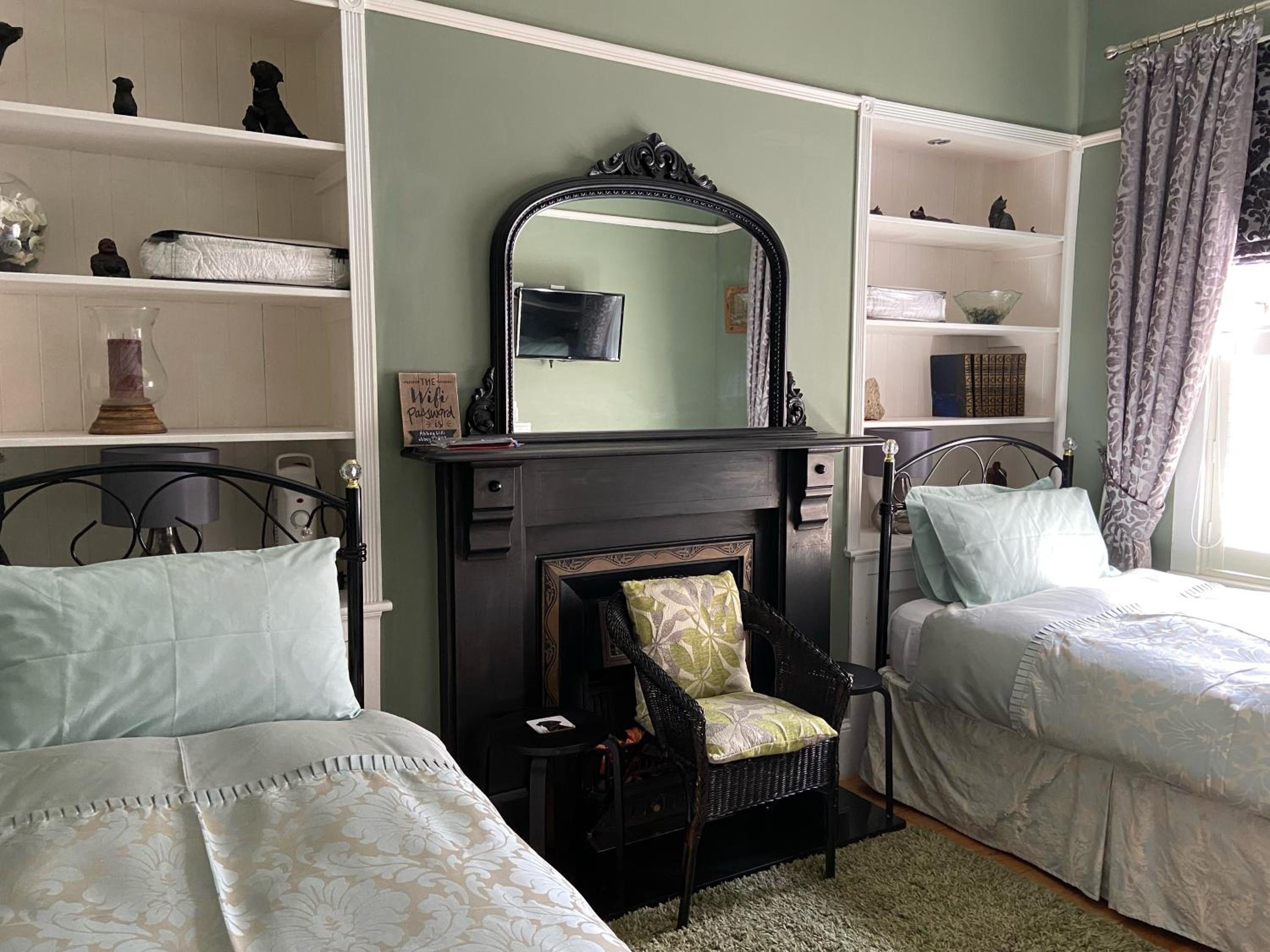 Deluxe Twin Room photo 3