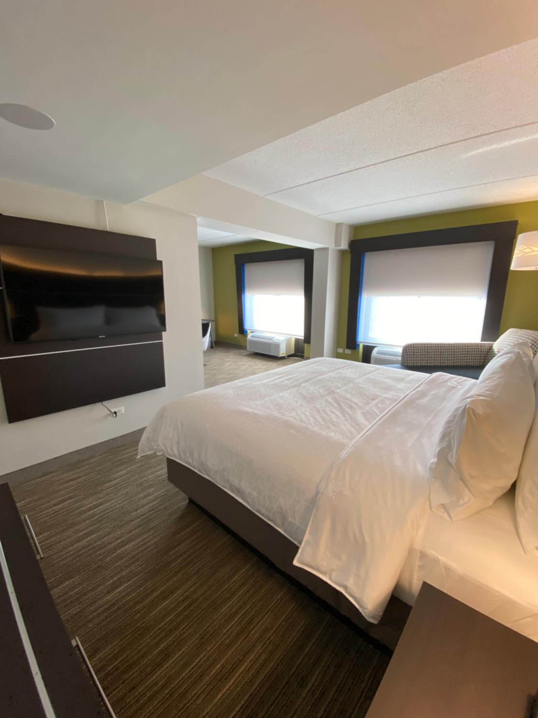 King Suite - Disability Access - Photo 2