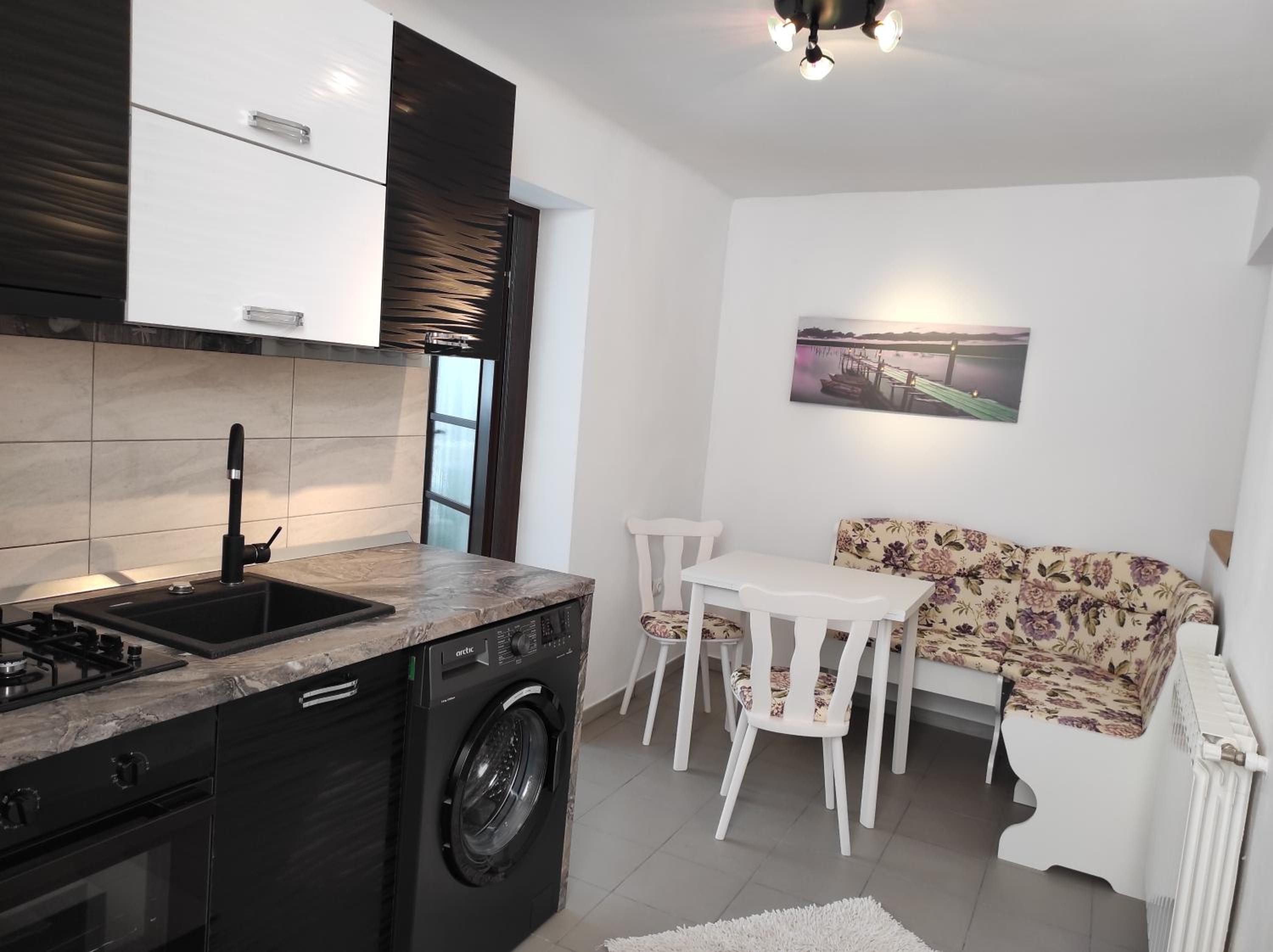 One-Bedroom Apartment - Photo 7