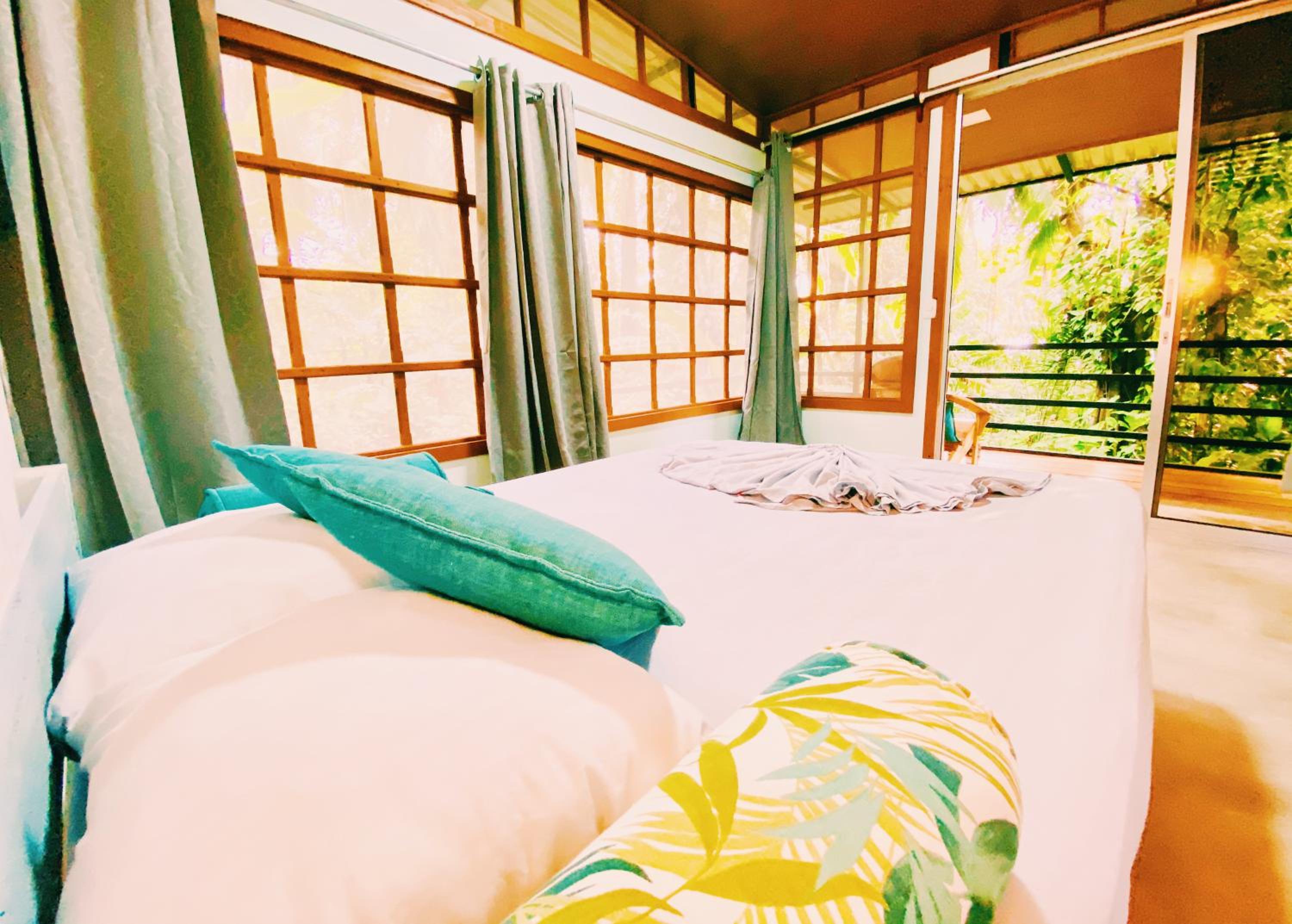 Superior Bungalow photo 1
