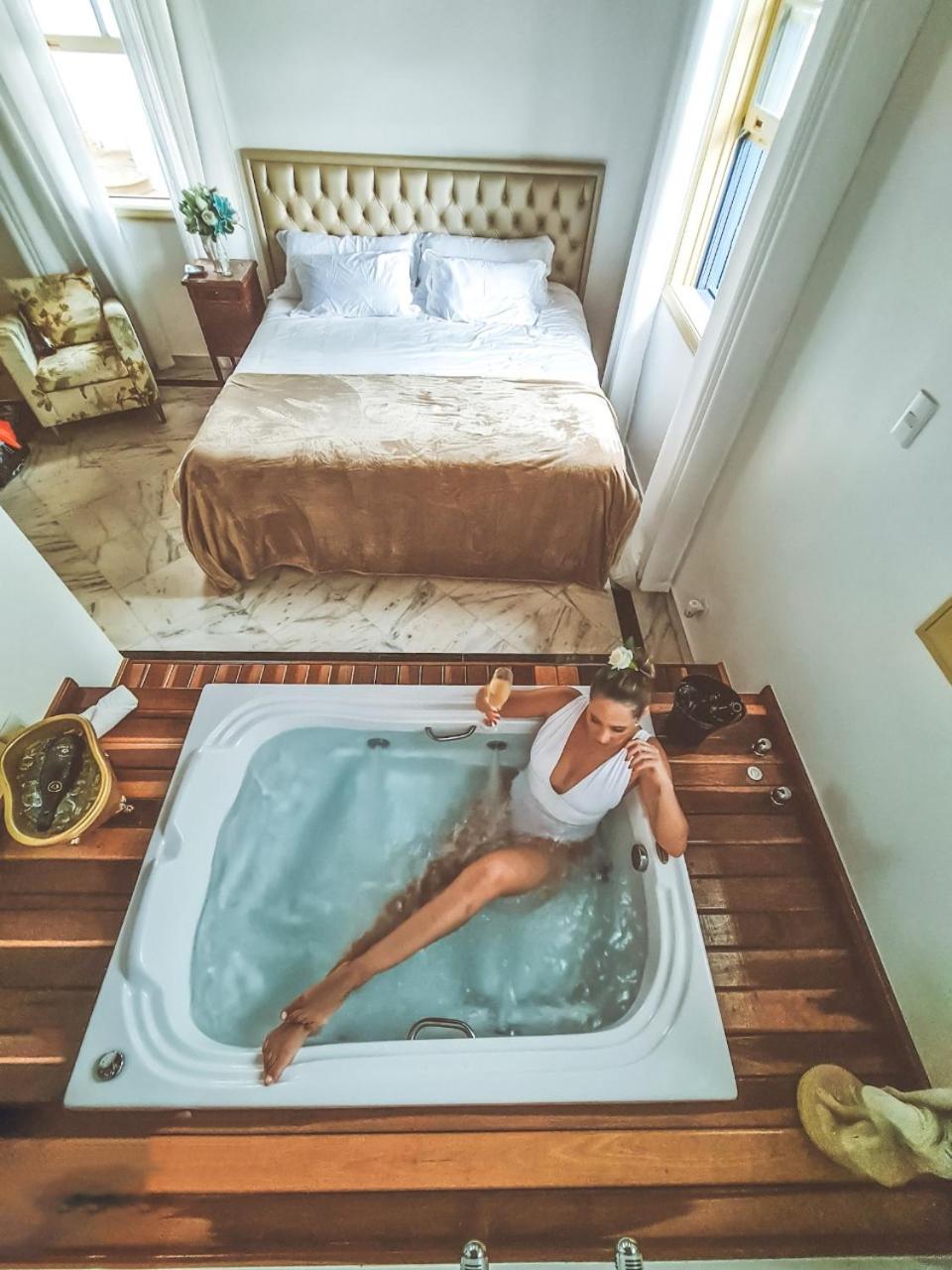 Deluxe Suite with Spa Bath