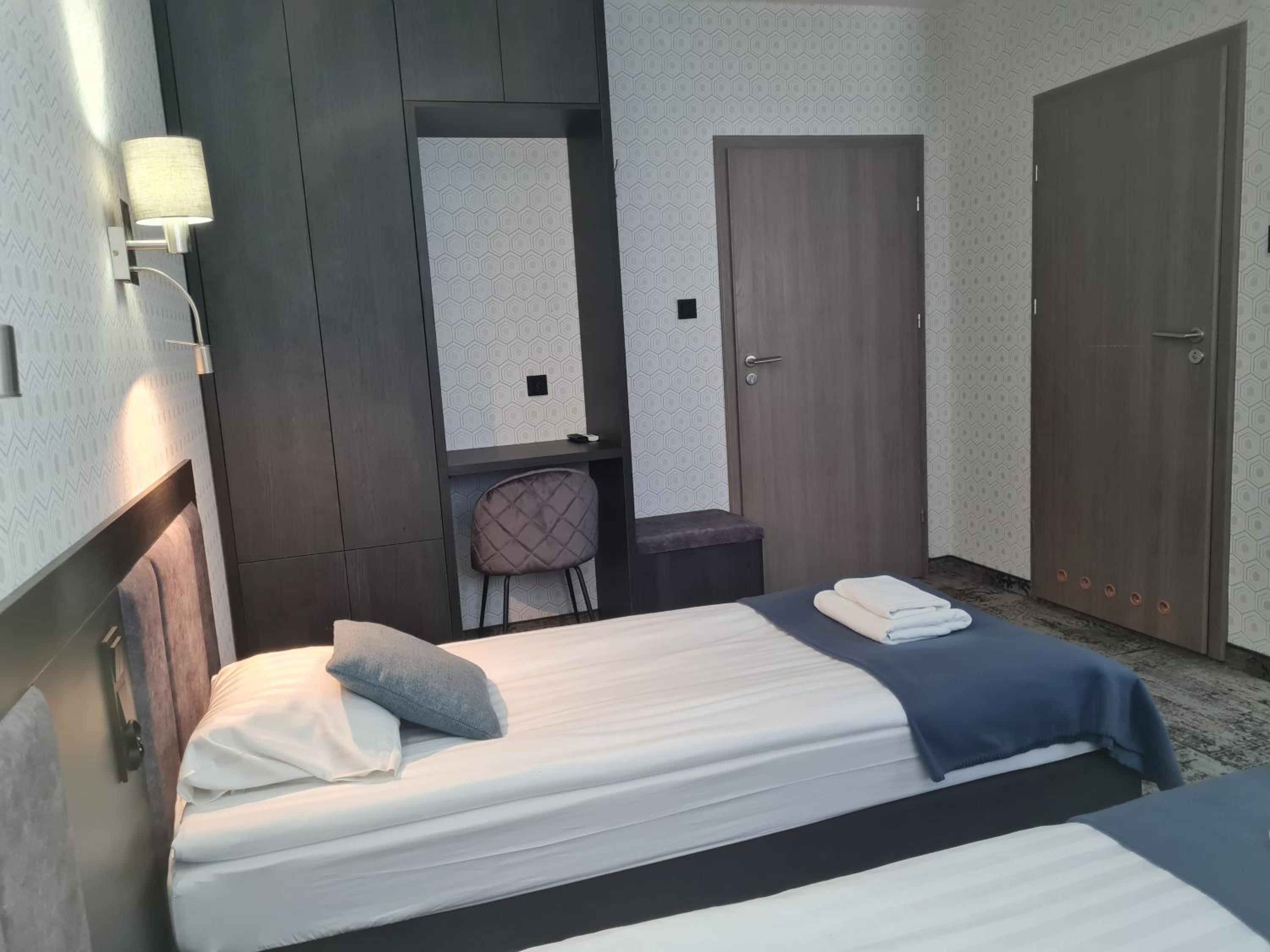 Superior Twin Room - Photo 6