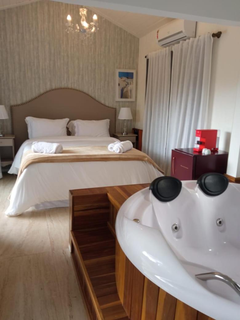 Suite with Hot Tub