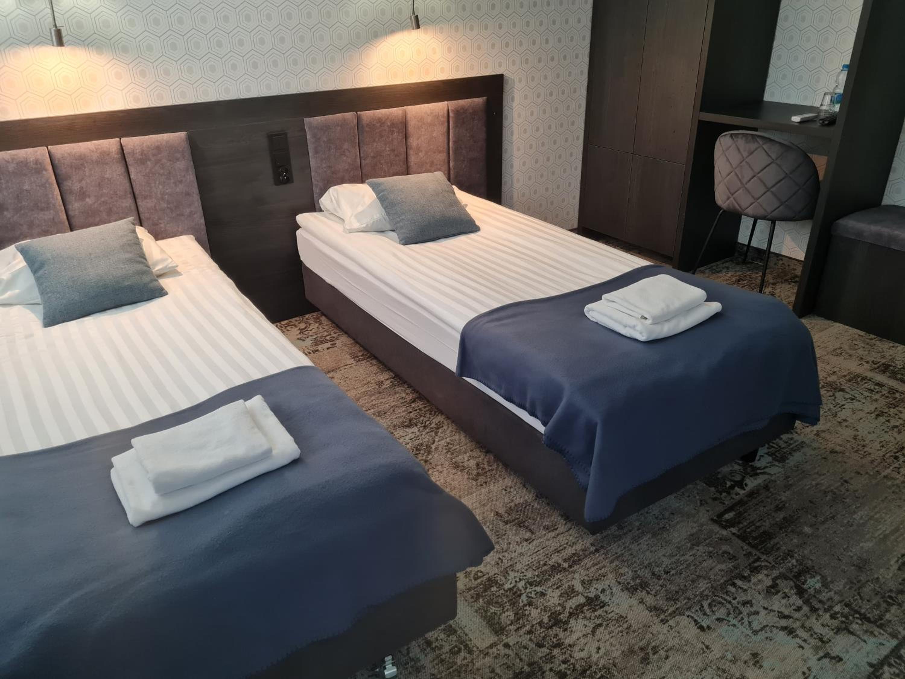 Superior Twin Room - Photo 11