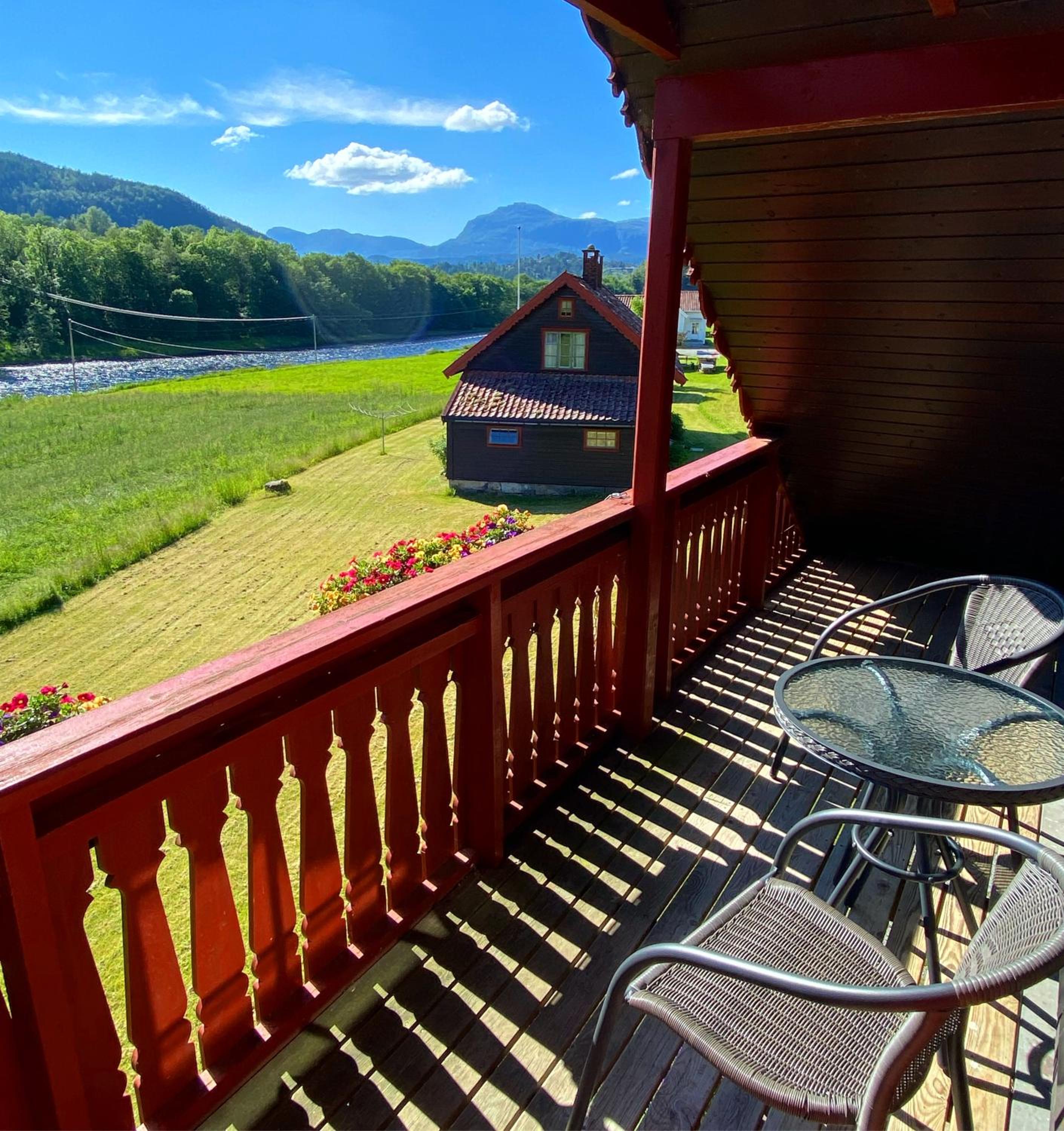 Apartment with Balcony (5 Adults) photo 3