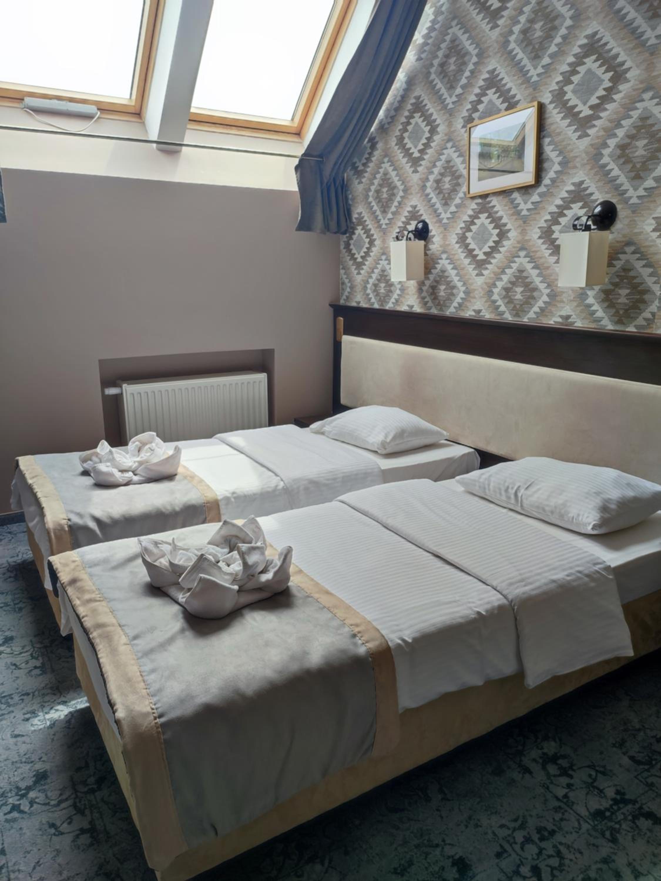 Double or Twin Room - Photo 5