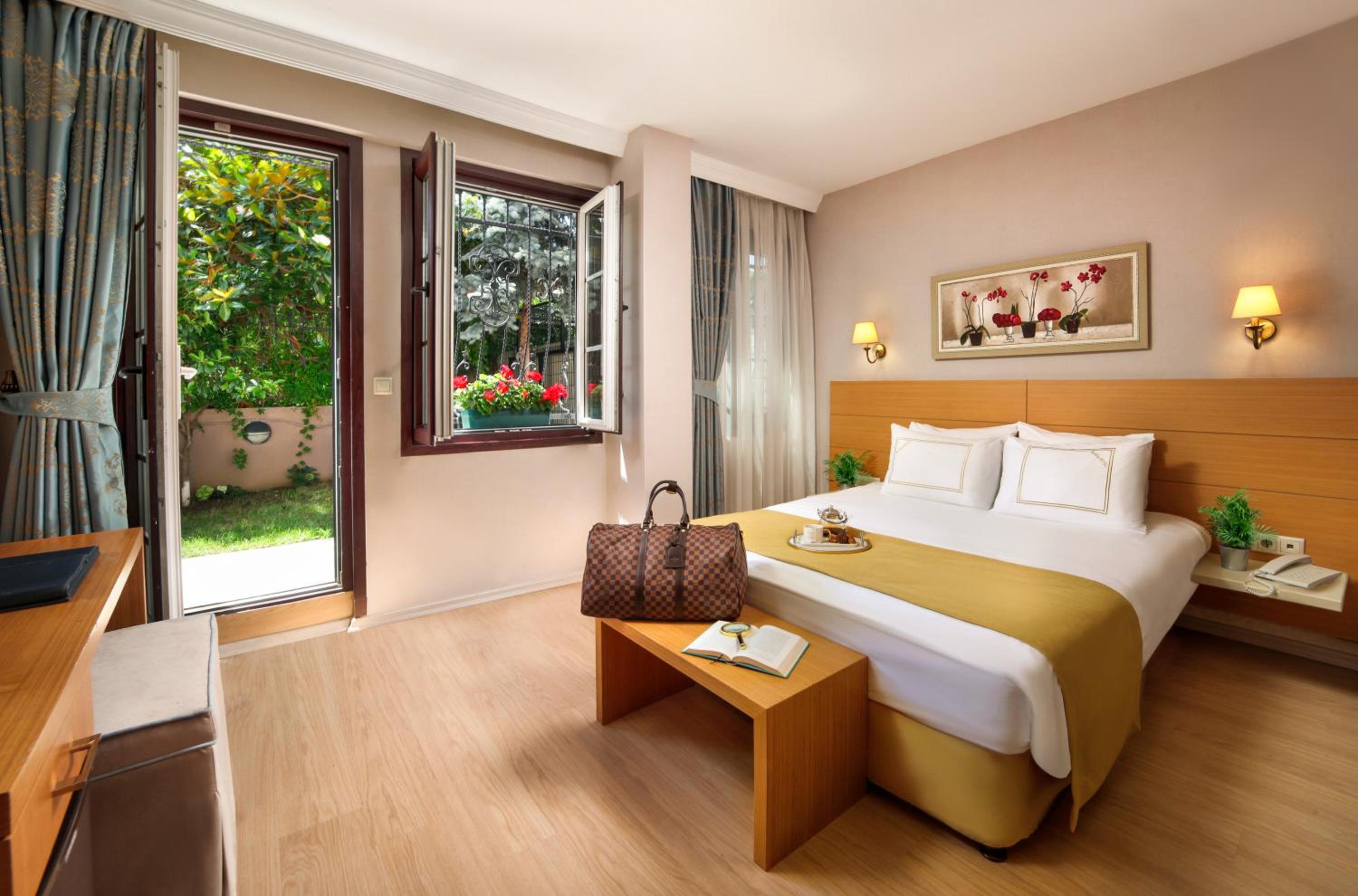 Double Room with Garden View photo 3