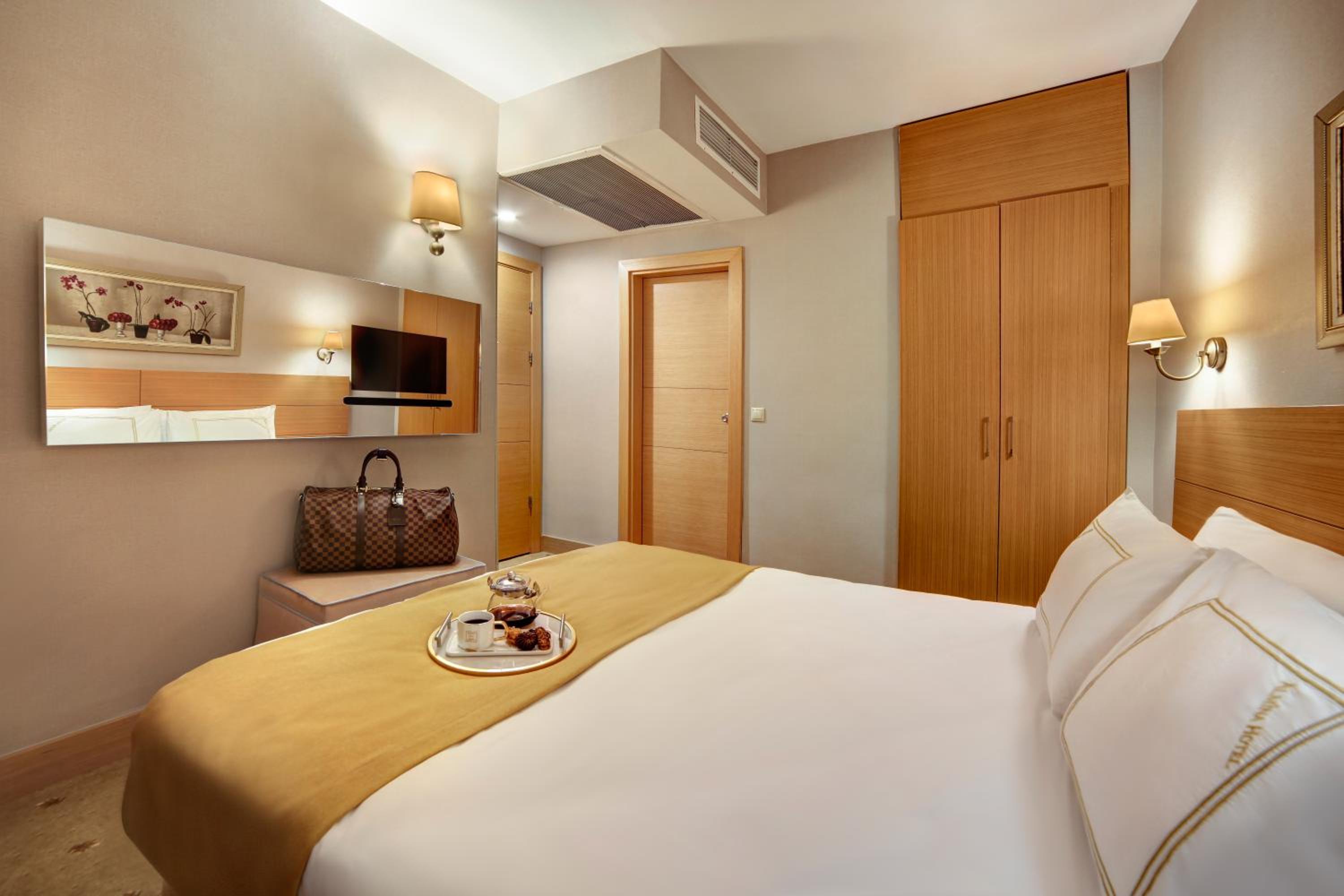 Economy Double or Twin Room photo 2