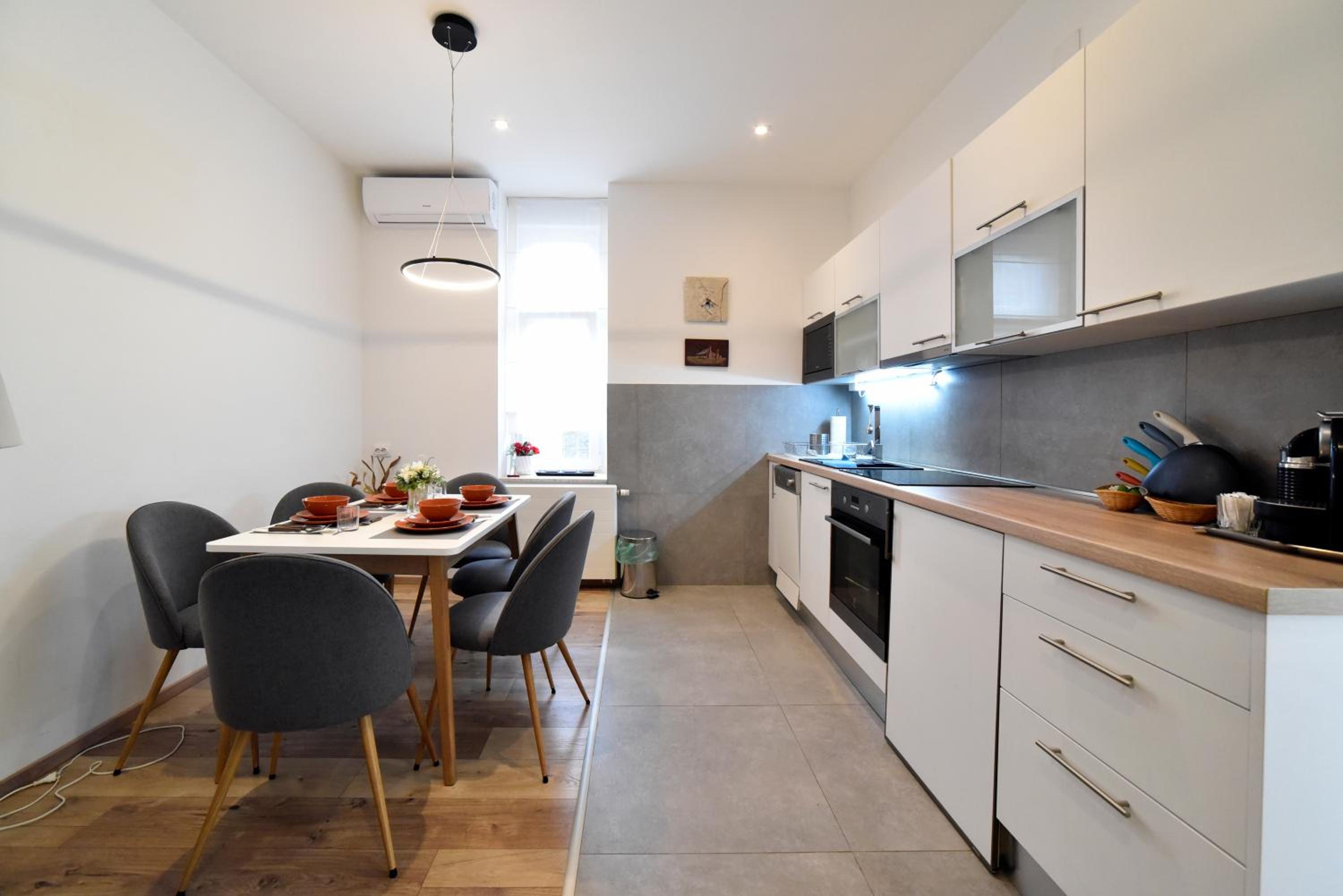 Apartment - Photo 4