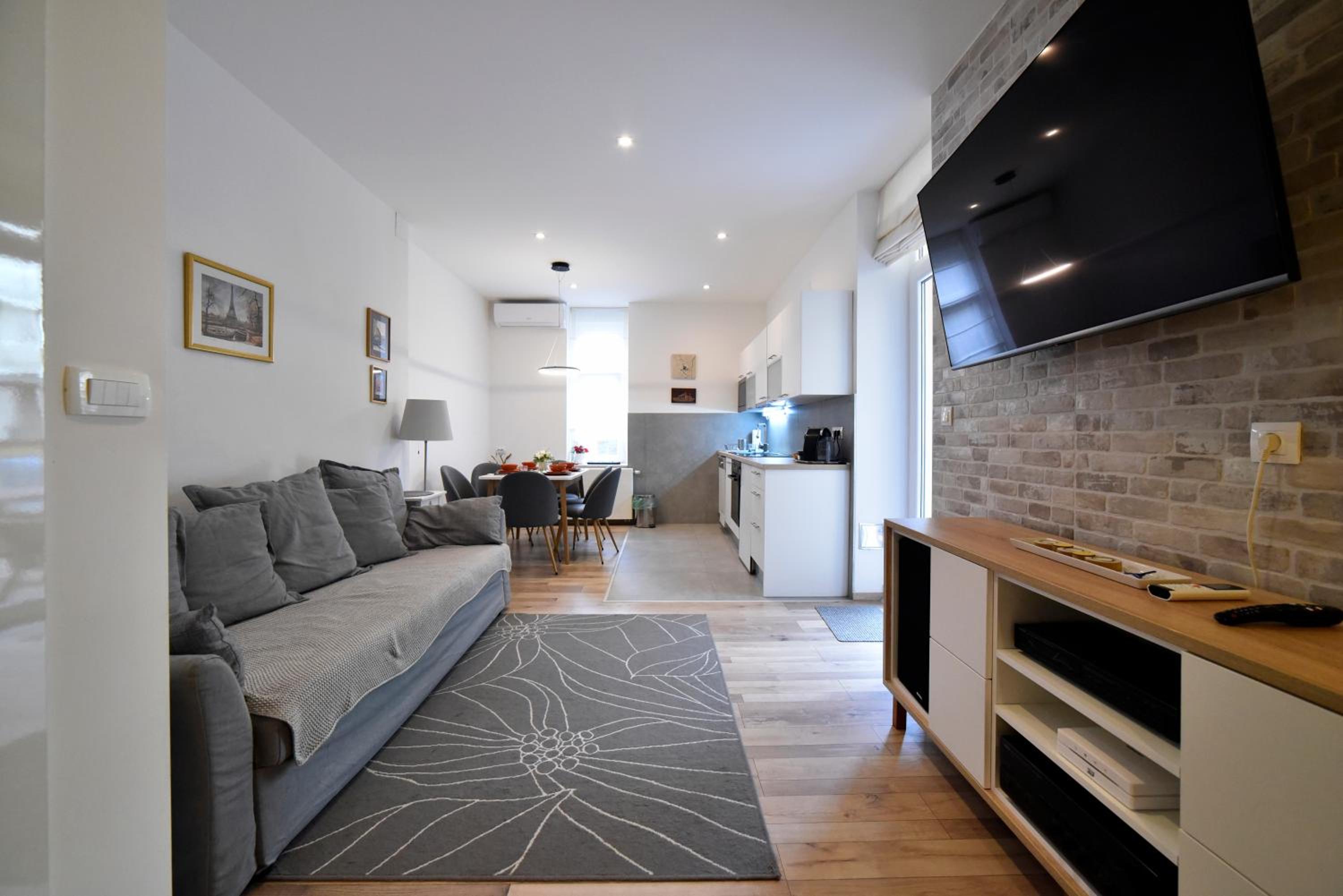 Apartment - Photo 16