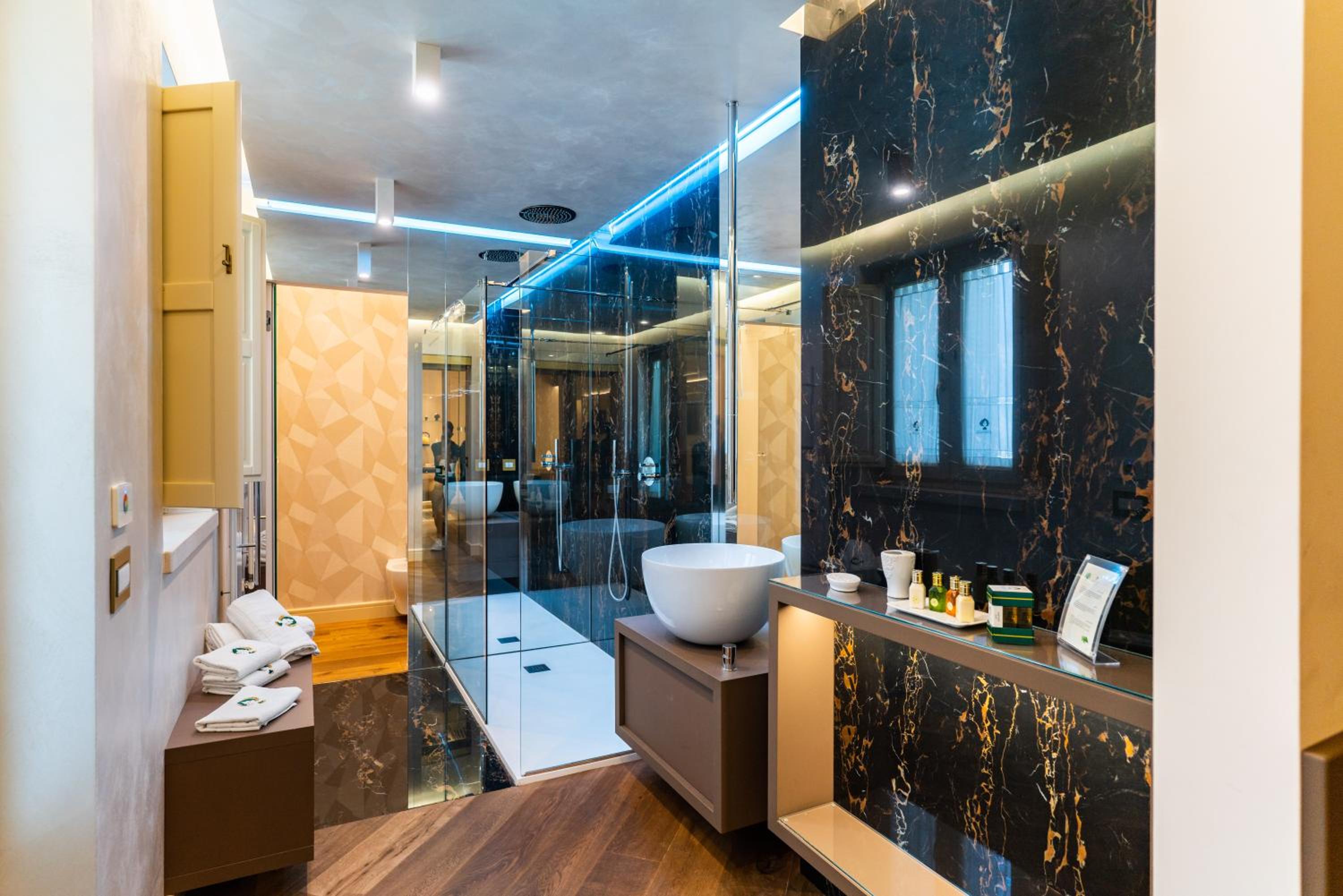 Superior Suite photo 2