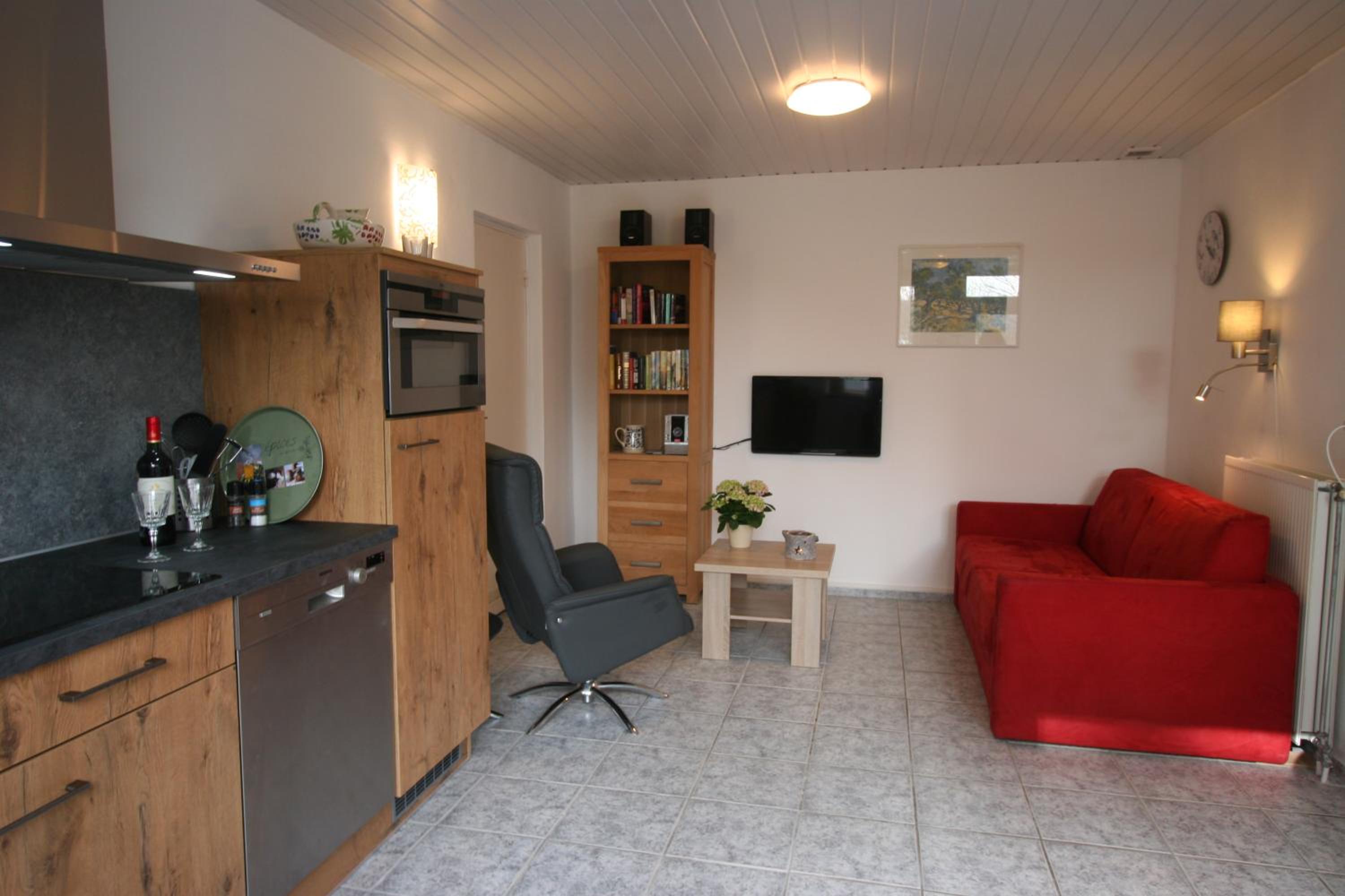 One-Bedroom House photo 2